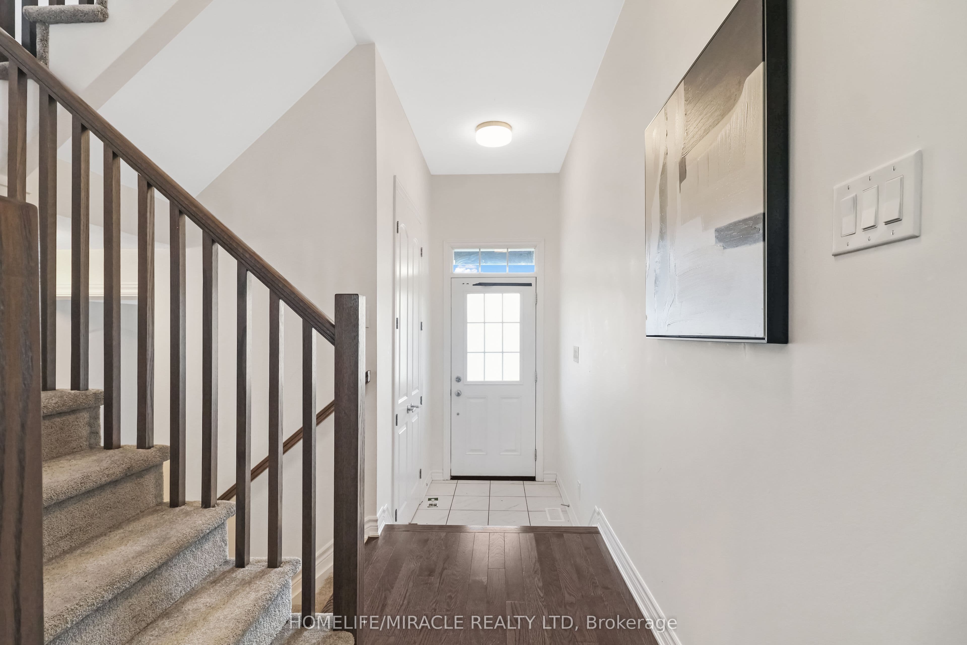 9 Tolchaco Court — photograph 4