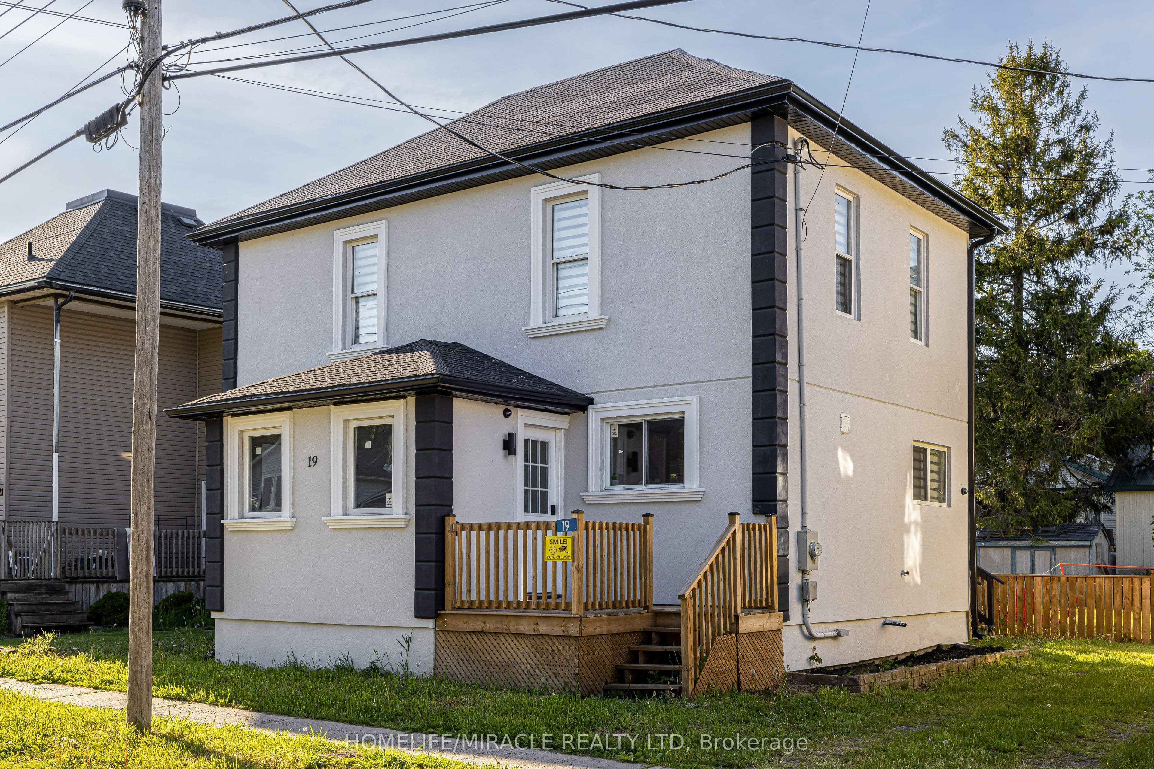 19 Gilbert Street — photograph 2
