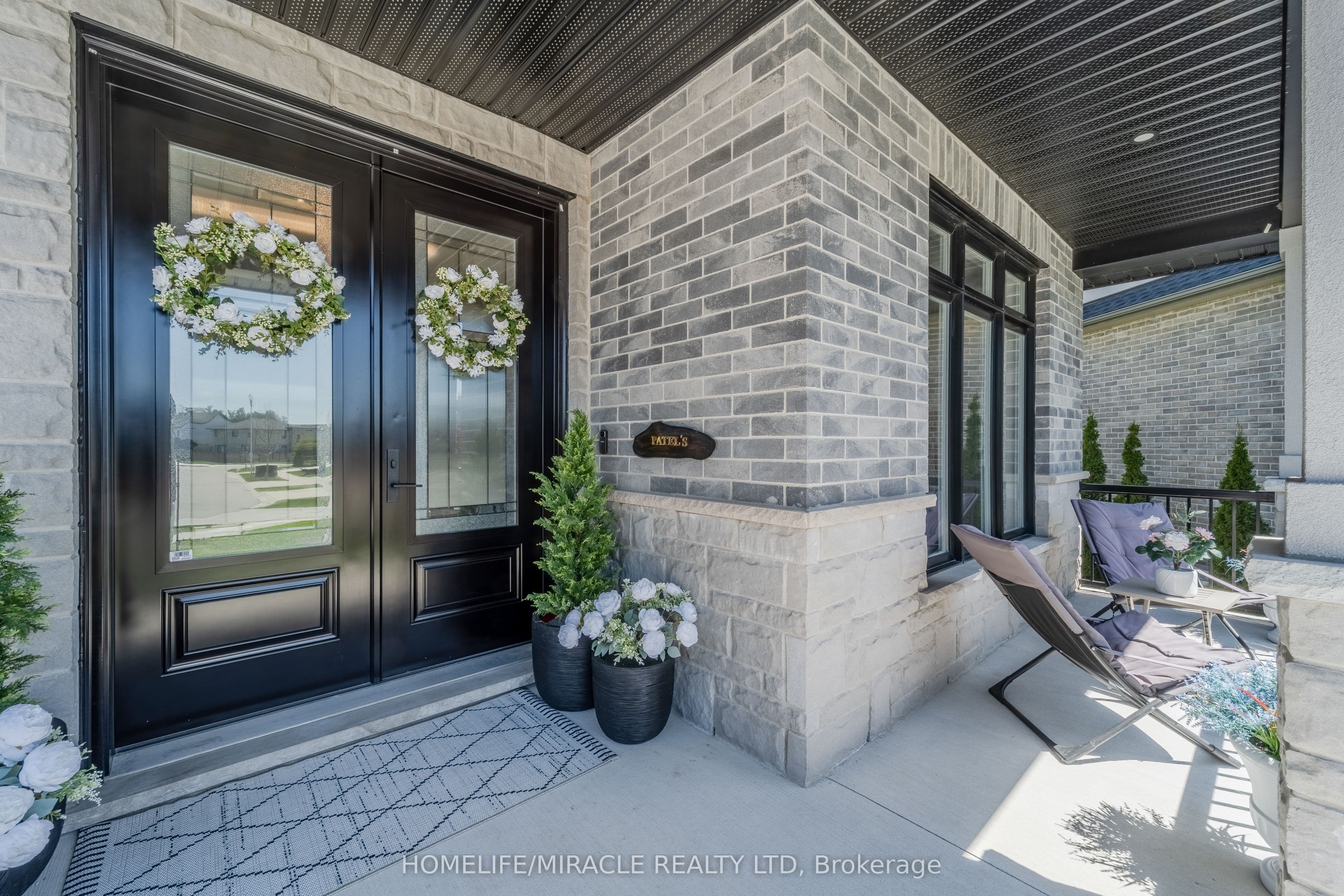 245 Tamarack Boulevard — photograph 4