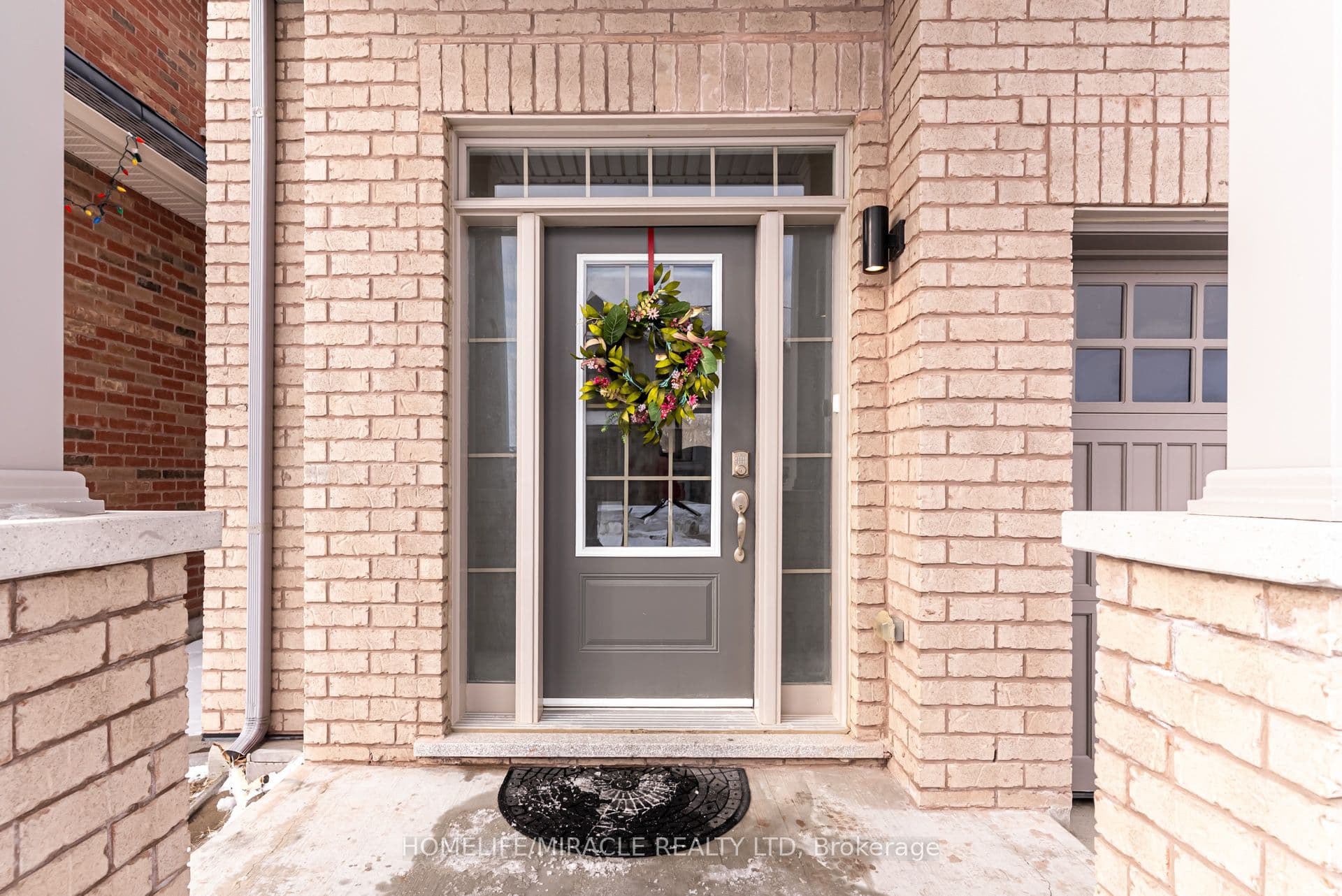 283 Fleetwood Drive — photograph 5