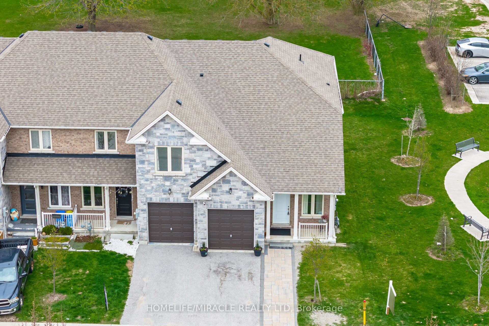 169 Berkshire Drive — photograph 3