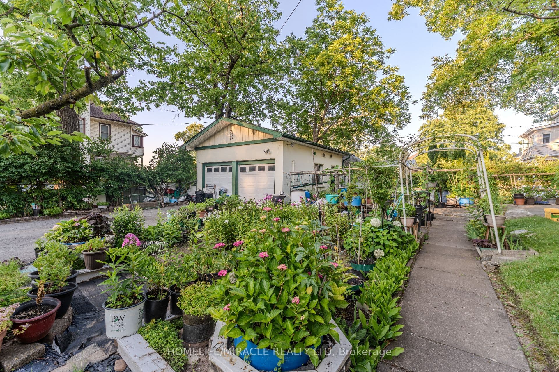 5214 Third Avenue — photograph 4