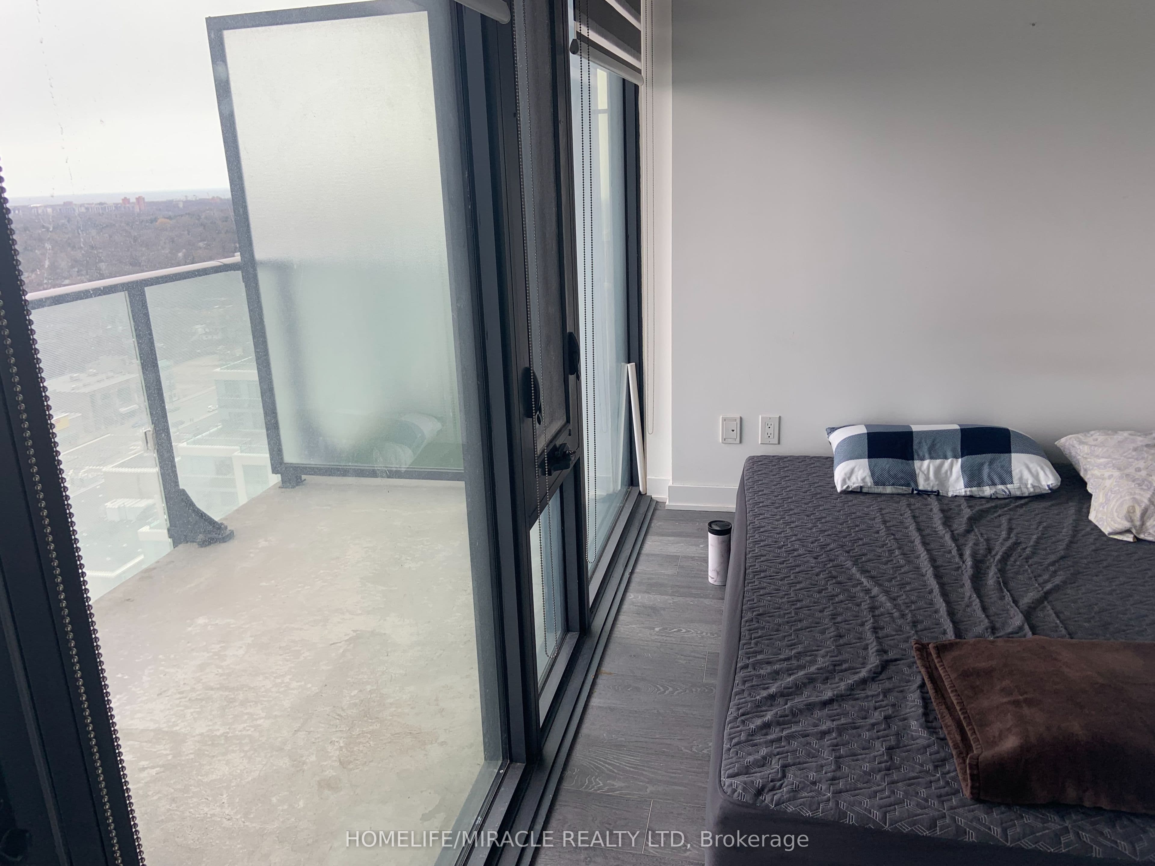 185 Roehampton Avenue #2105 — photograph 5