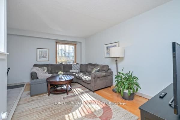 121 Falconer Drive #27 — photograph 5