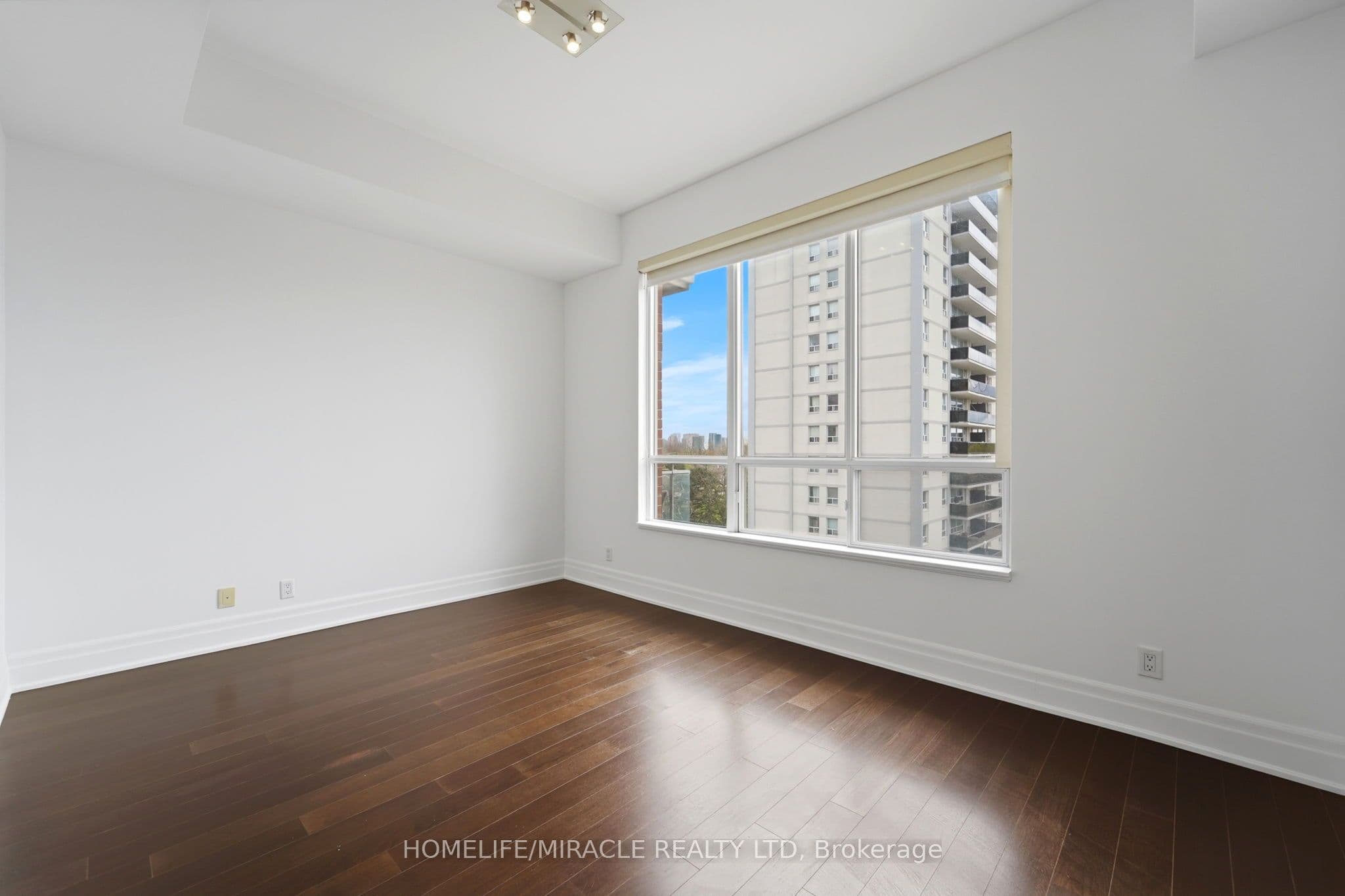 777 Steeles Avenue #LPH2 — photograph 5