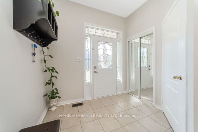 22 Raccoon Street — photograph 5