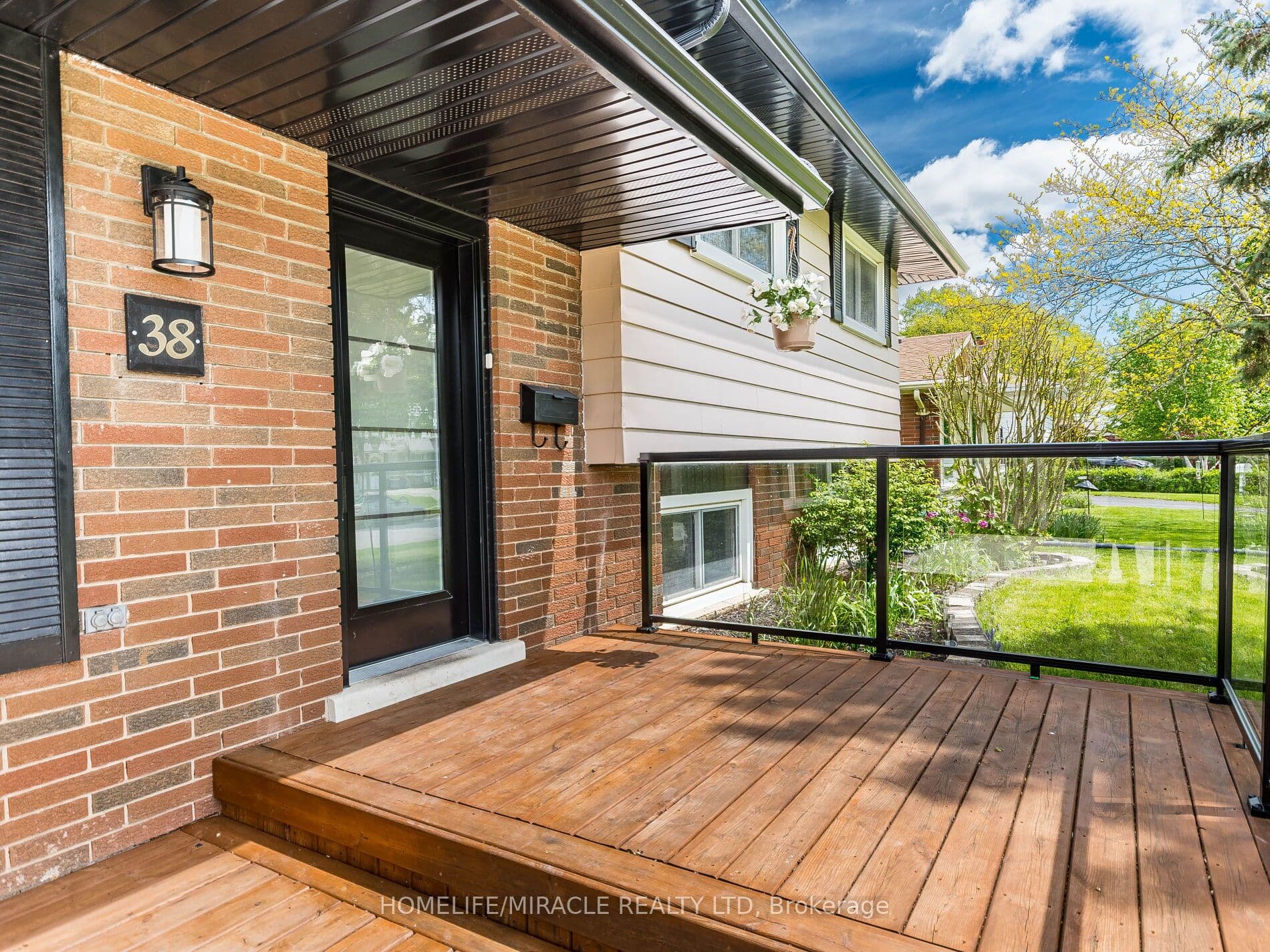 38 Martha Court — photograph 4