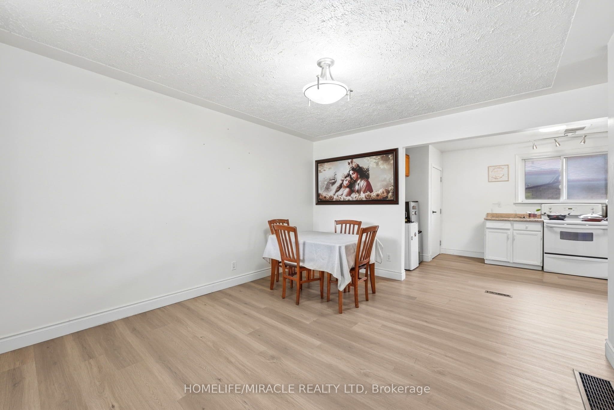 159 Montebello Drive — photograph 2