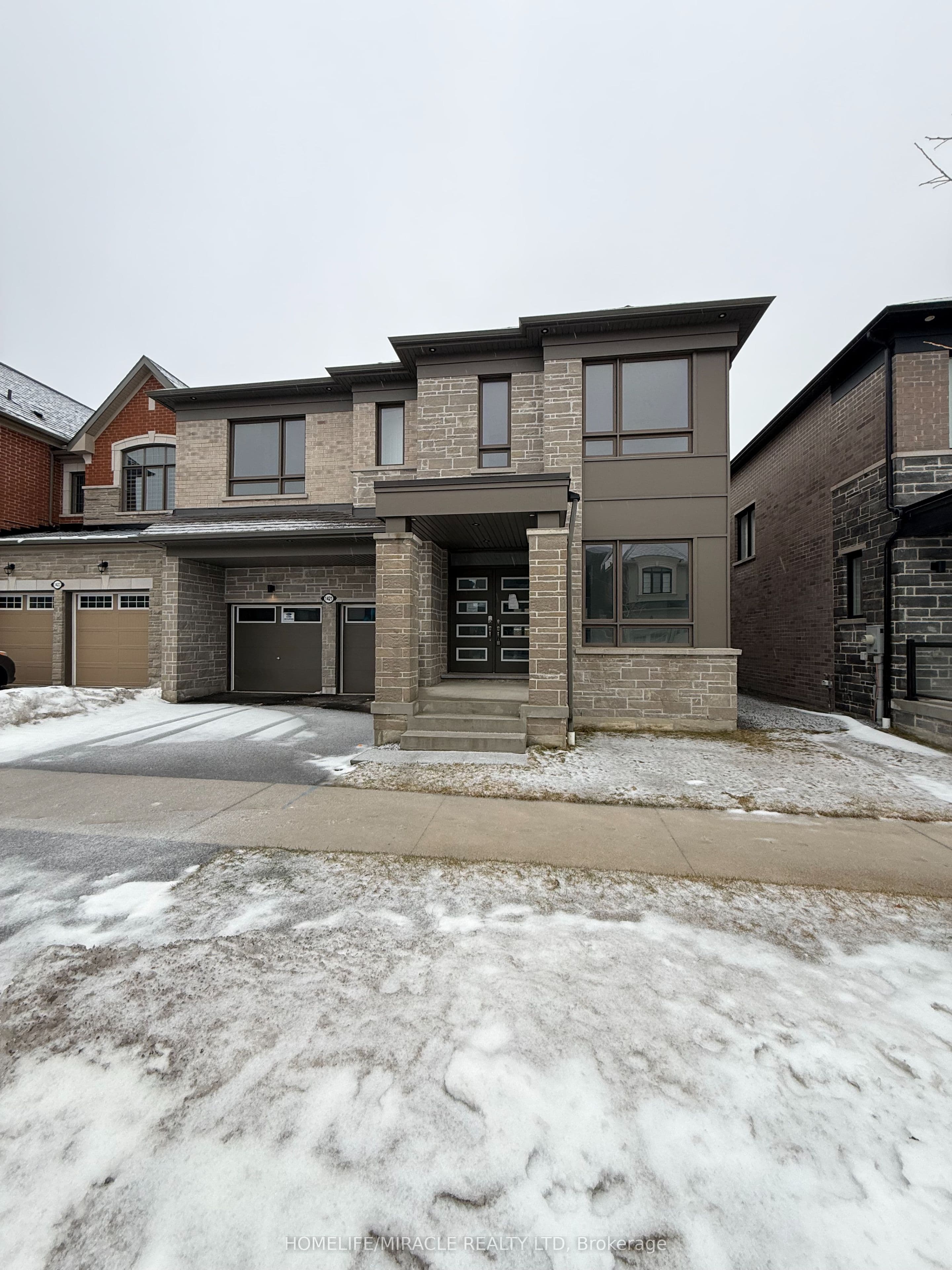 1421 Swallowtail Lane — photograph 2