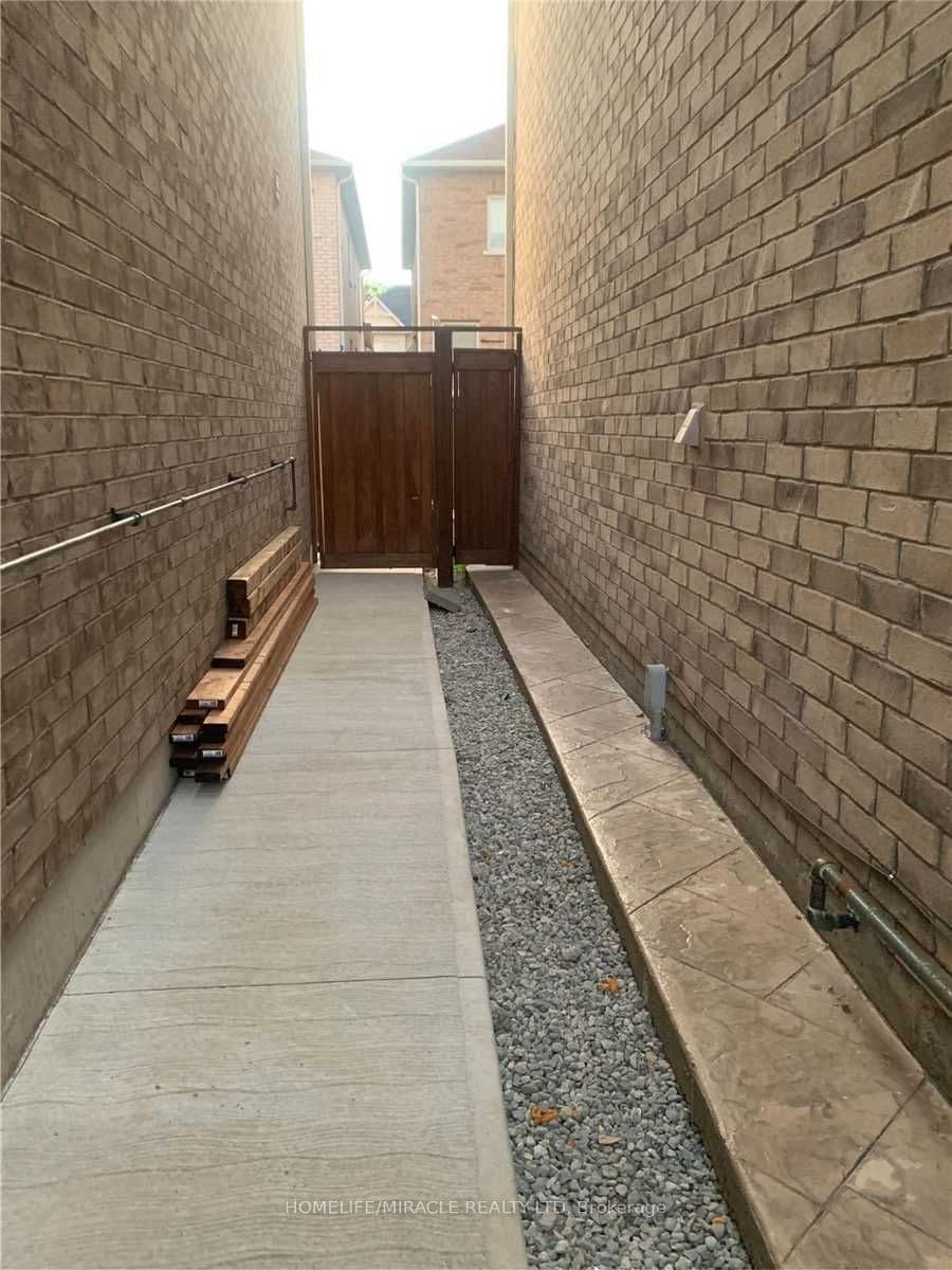12 Bilby Street — photograph 4