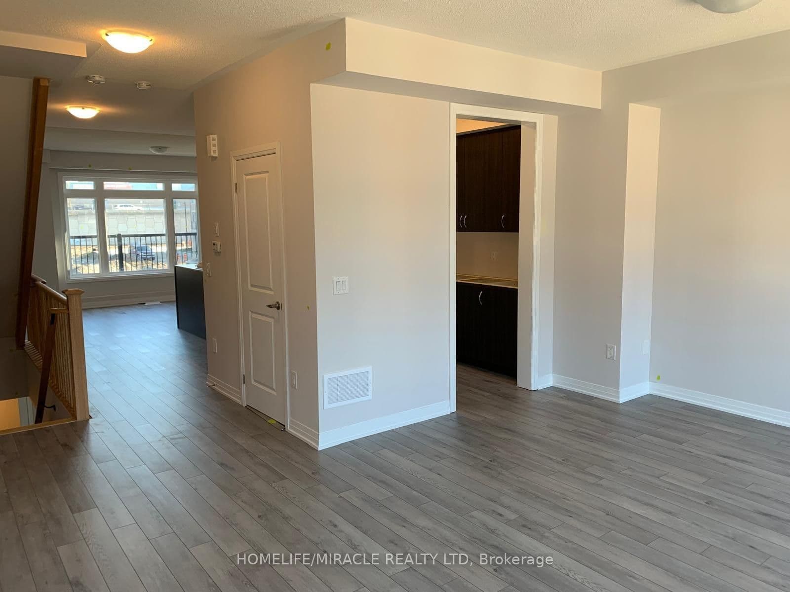 585 Colborne Street #109 — photograph 2