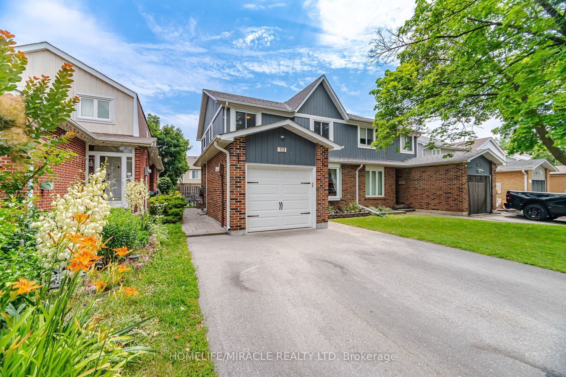 113 Fanshawe Drive — photograph 3