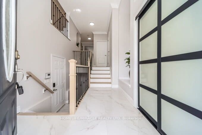 327 Pringle Avenue — photograph 4