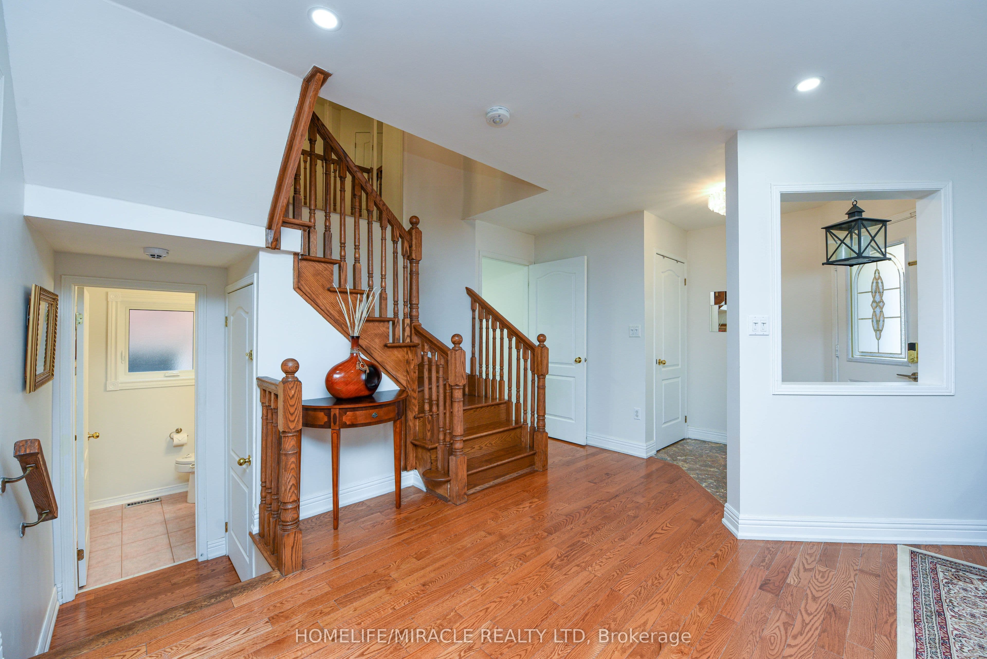 113 Seclusion Crescent — photograph 4