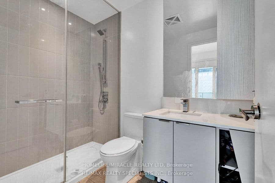 3883 Quartz Road #220 — photograph 3