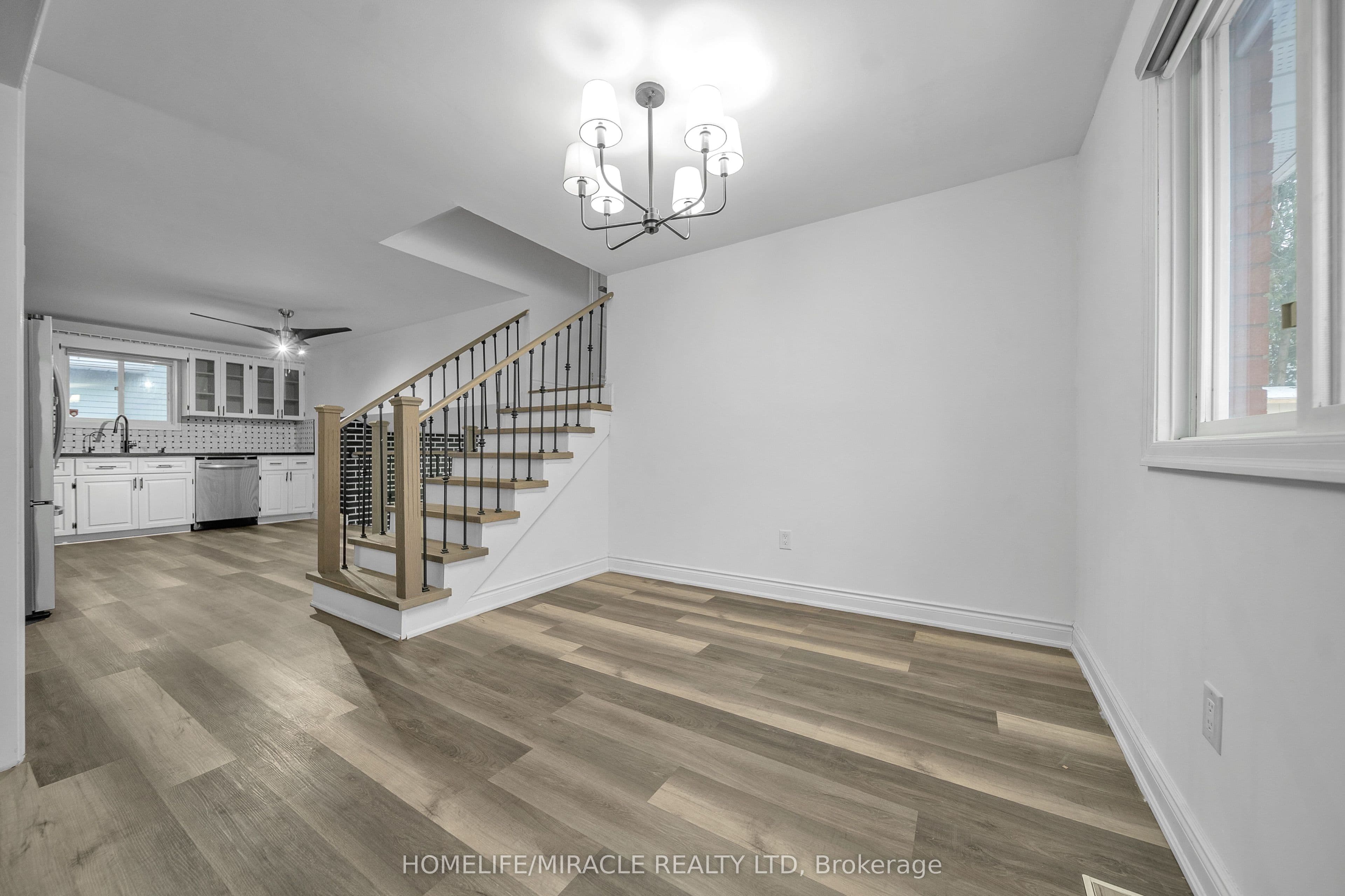 261 Country Hill Drive — photograph 4