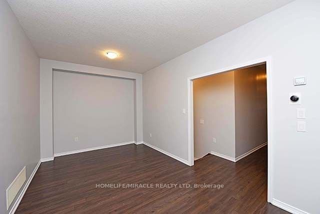 53 Baffin Crescent — photograph 4