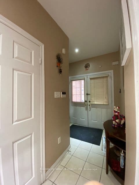 76 Jack Monkman Crescent — photograph 4