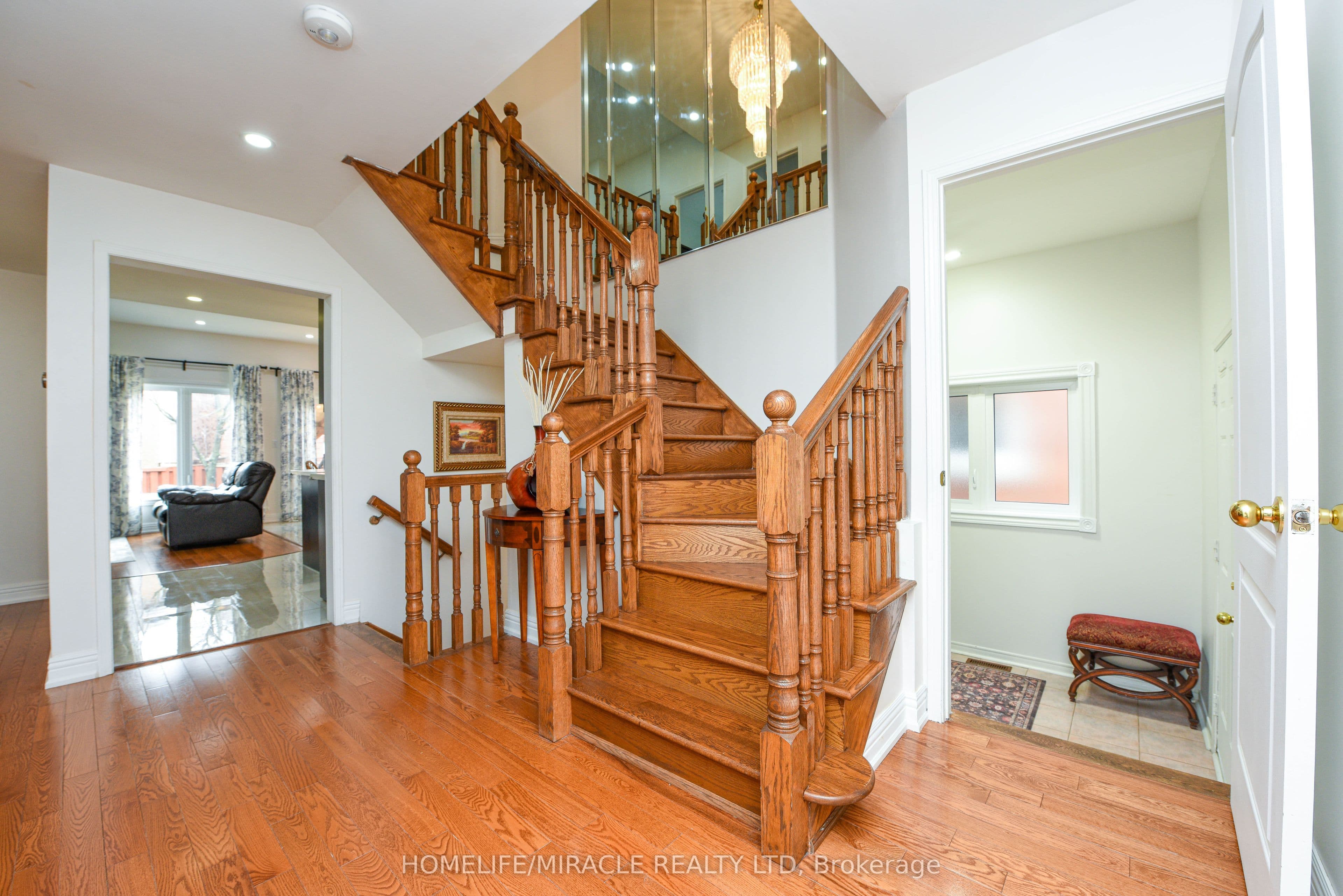 113 Seclusion Crescent — photograph 5