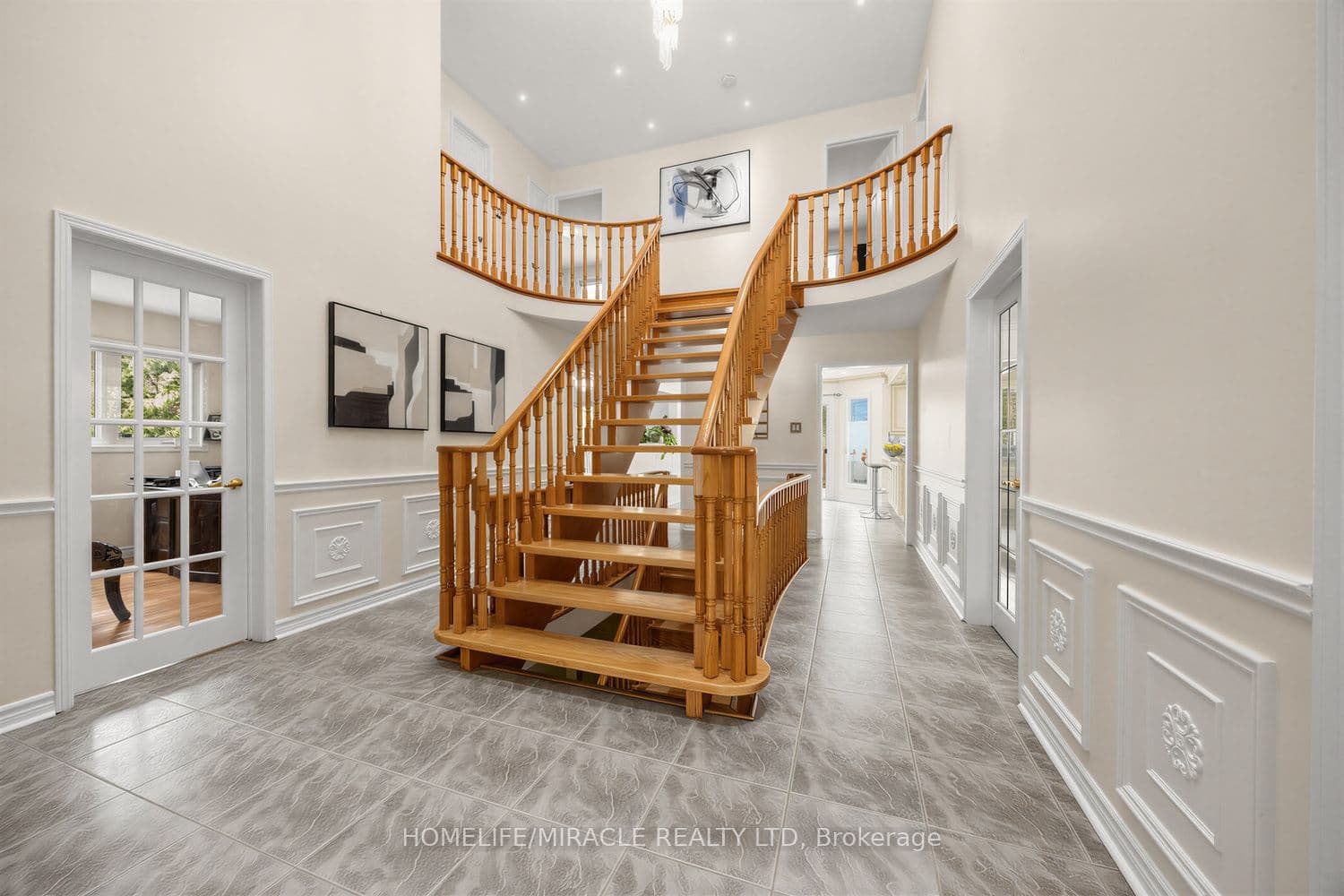2023 Jacamar Court — photograph 4
