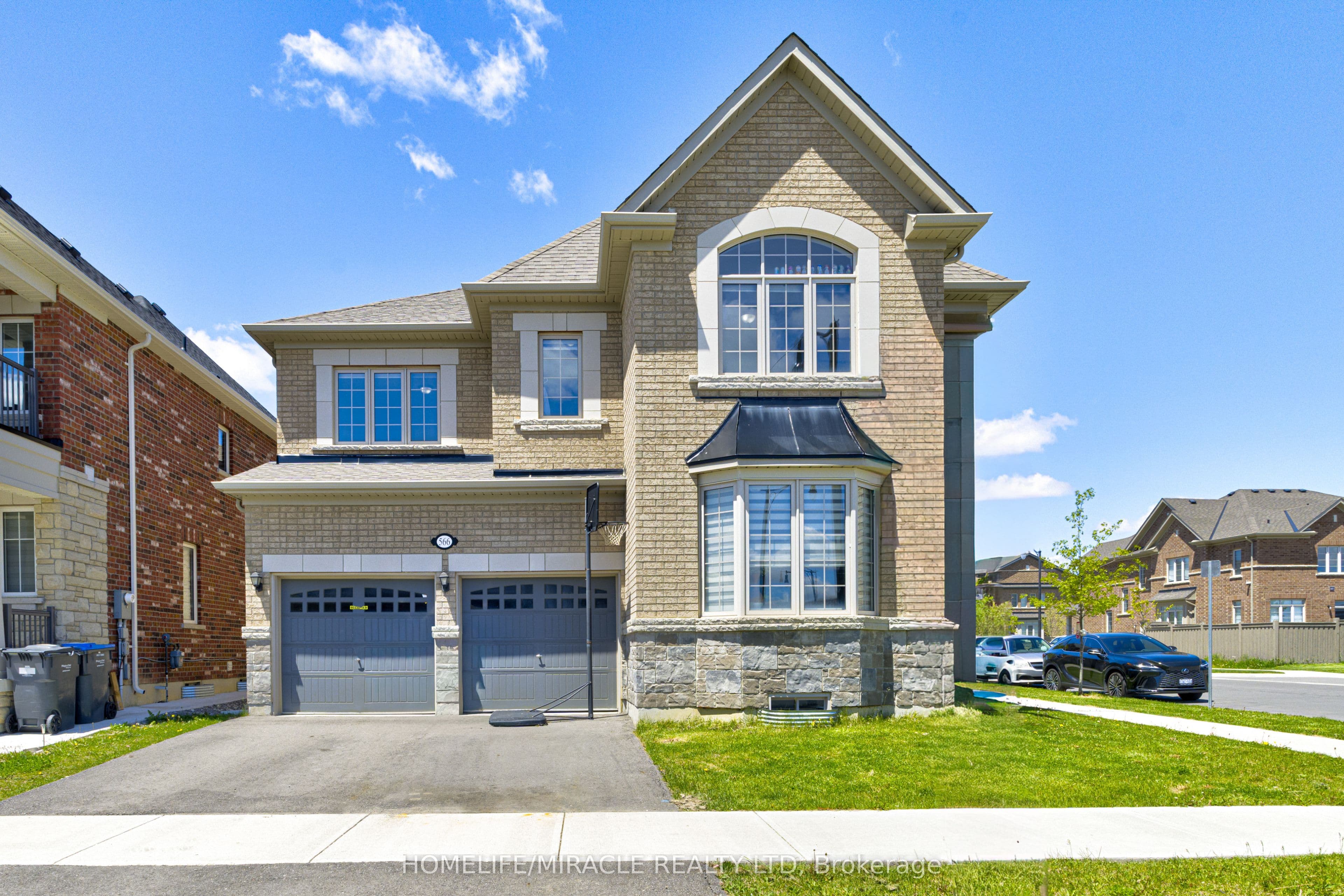 566 Brisdale Drive — photograph 2