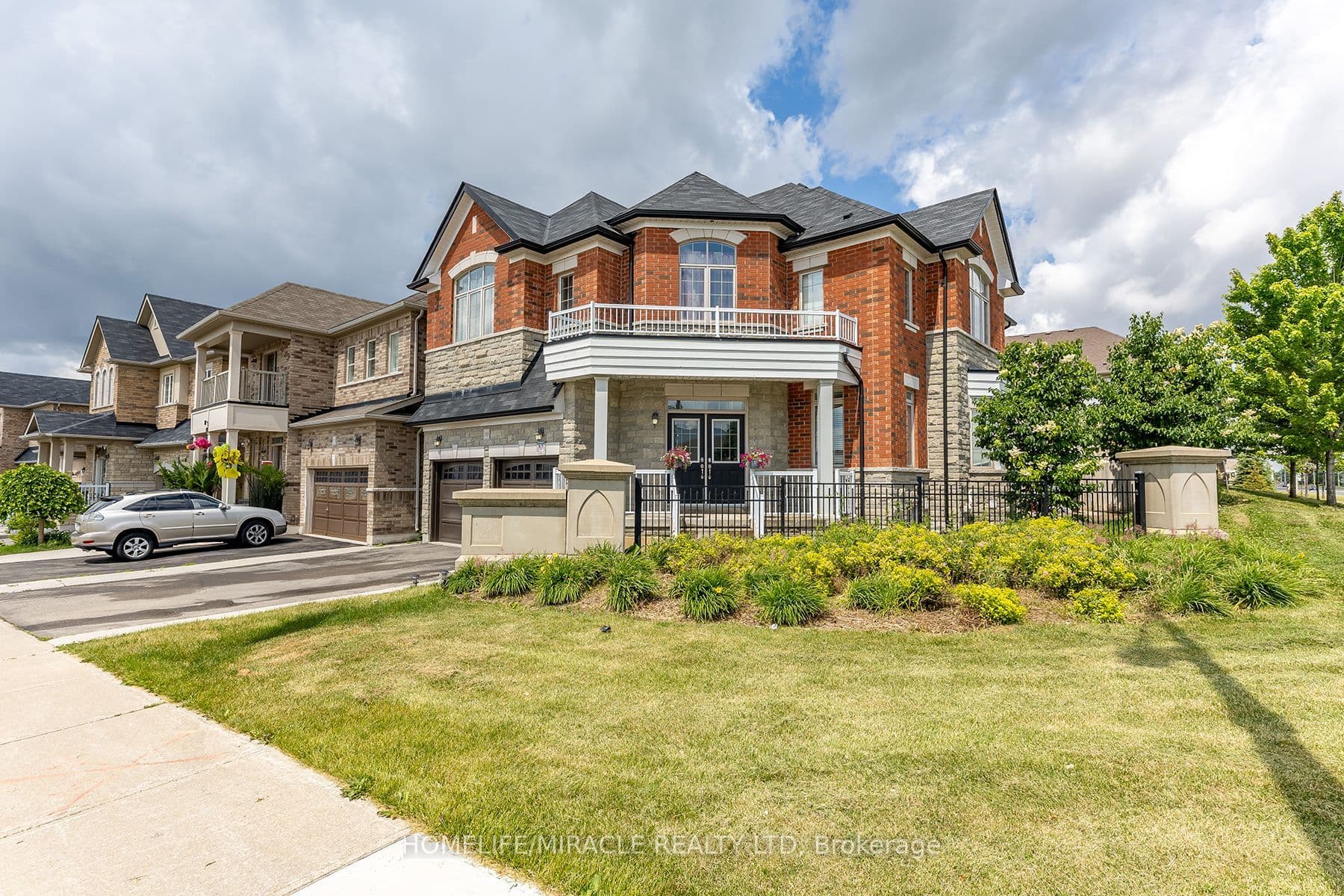 180 Bonnie Braes Drive — featured photograph