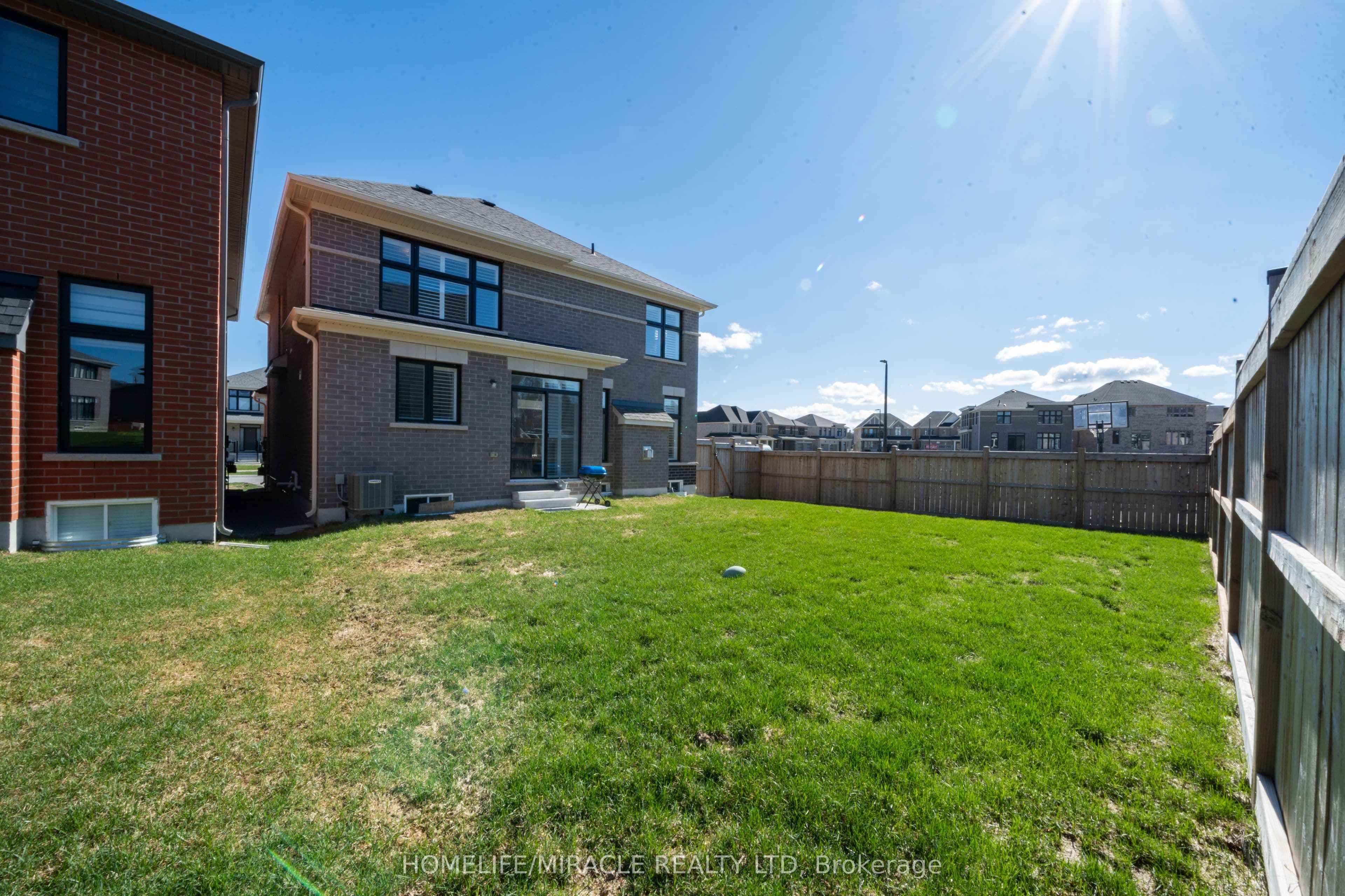1 Ainslie Hill Crescent — photograph 4
