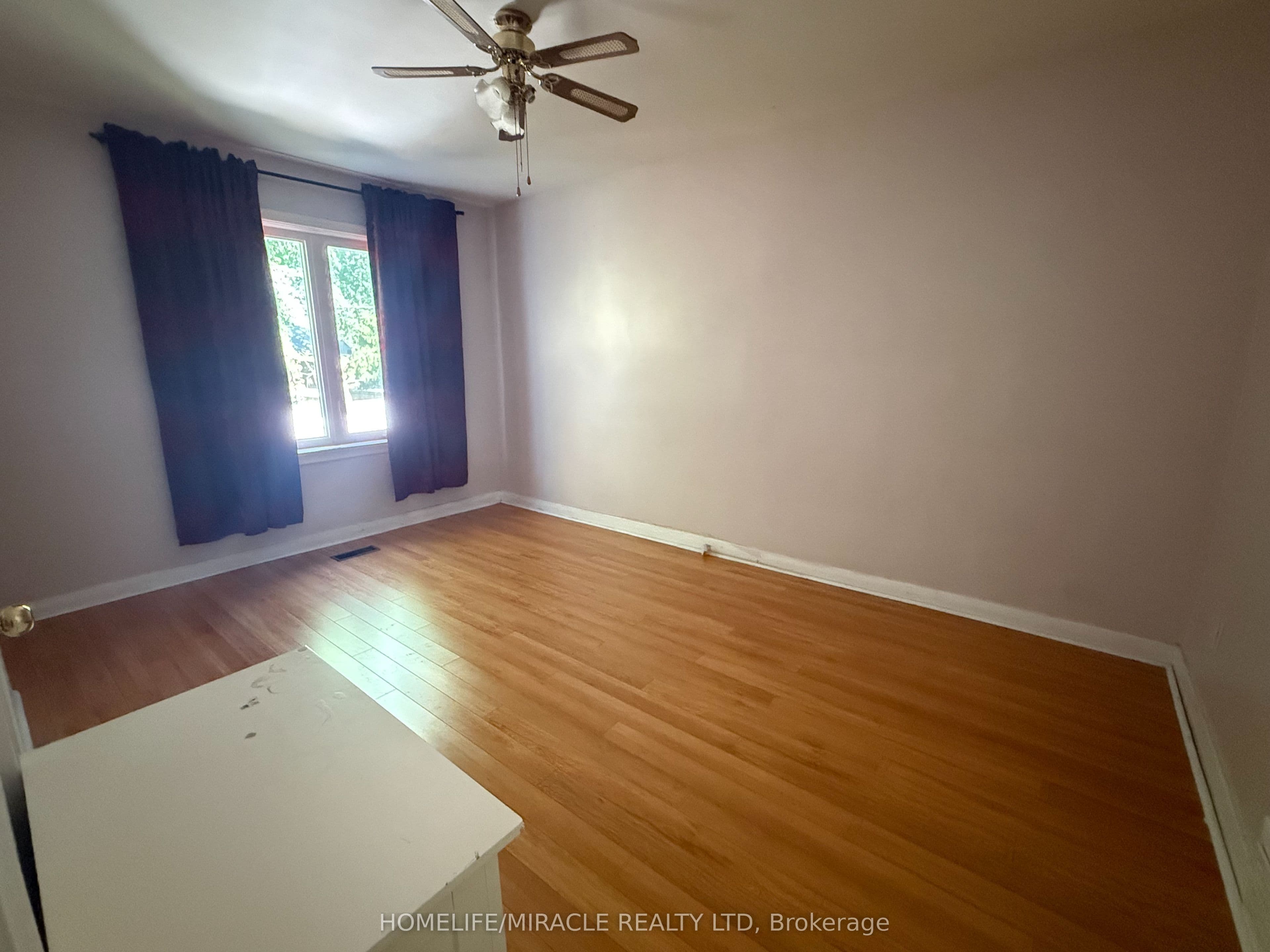 45 Martorino Drive #Main Floor — photograph 5