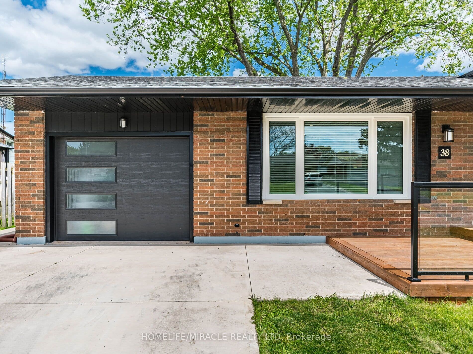 38 Martha Court — photograph 2