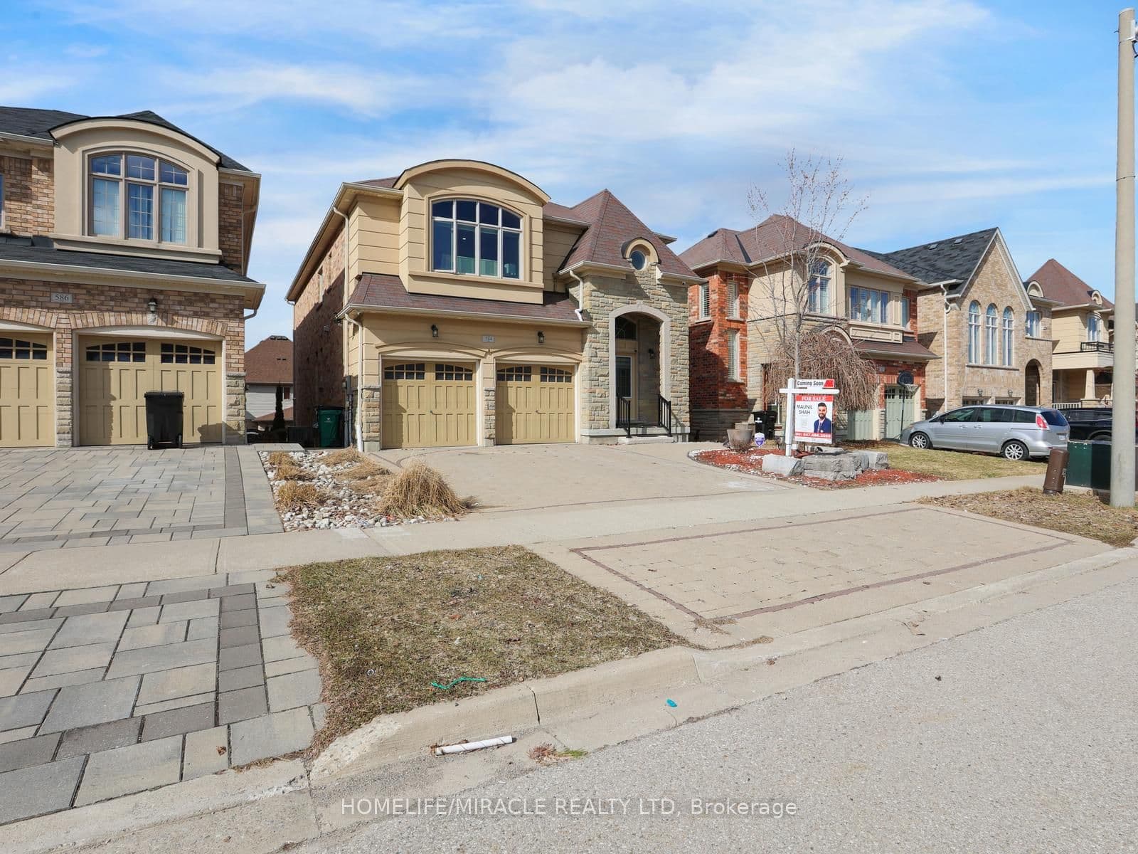 584 Pinery Trail — photograph 2