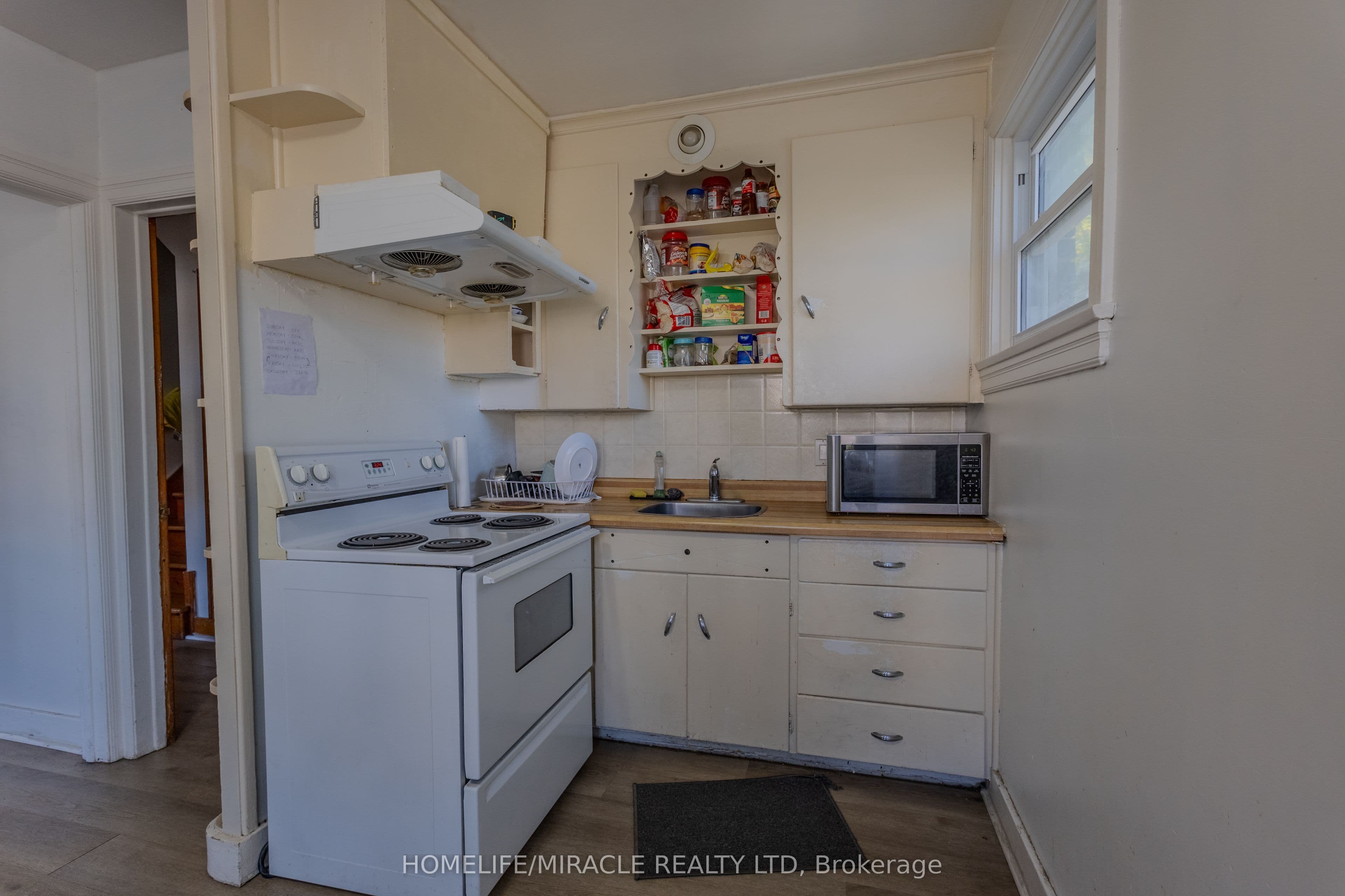 437 Clarke Road — photograph 4