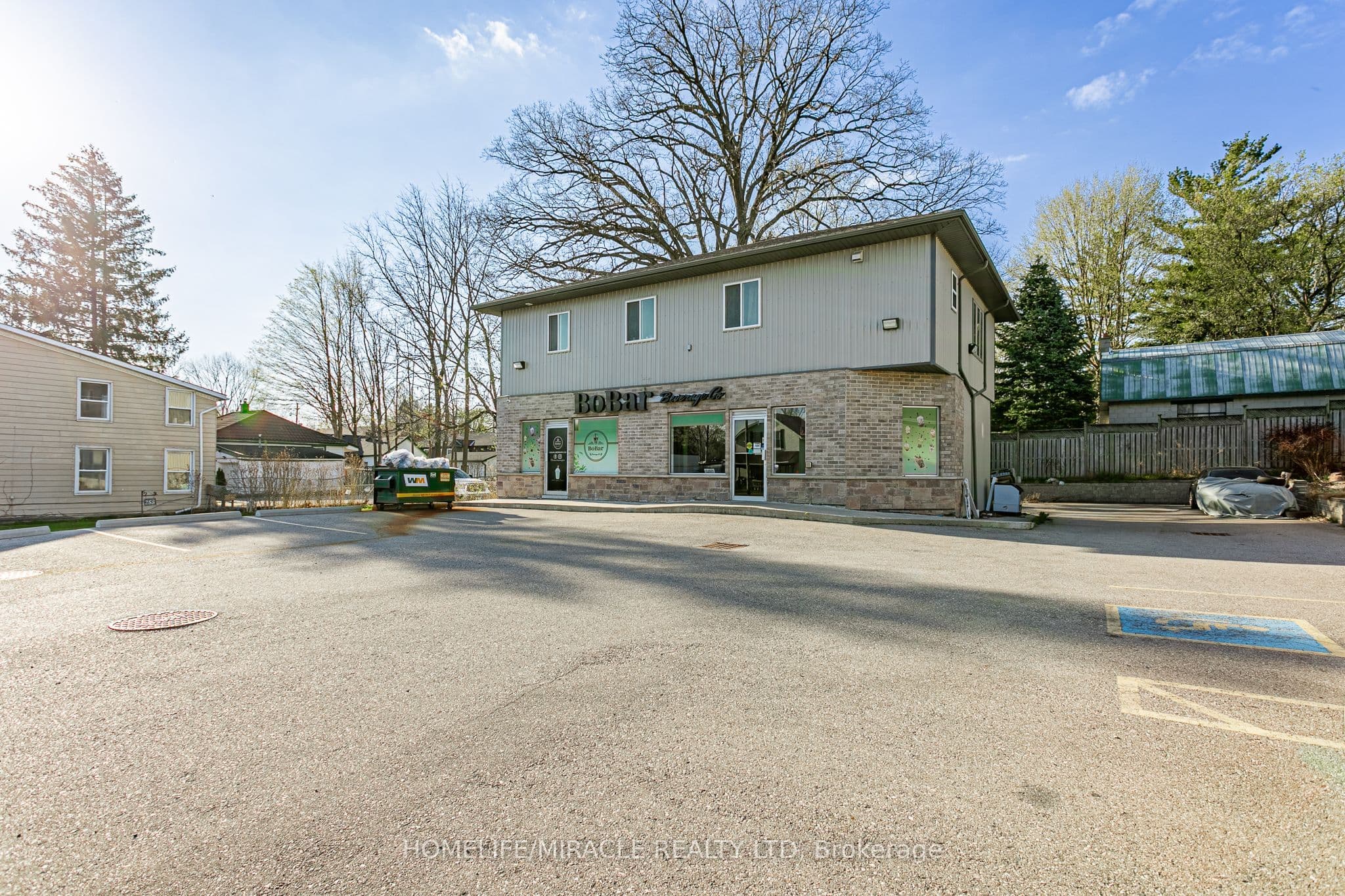 257 Dundas Street — photograph 4