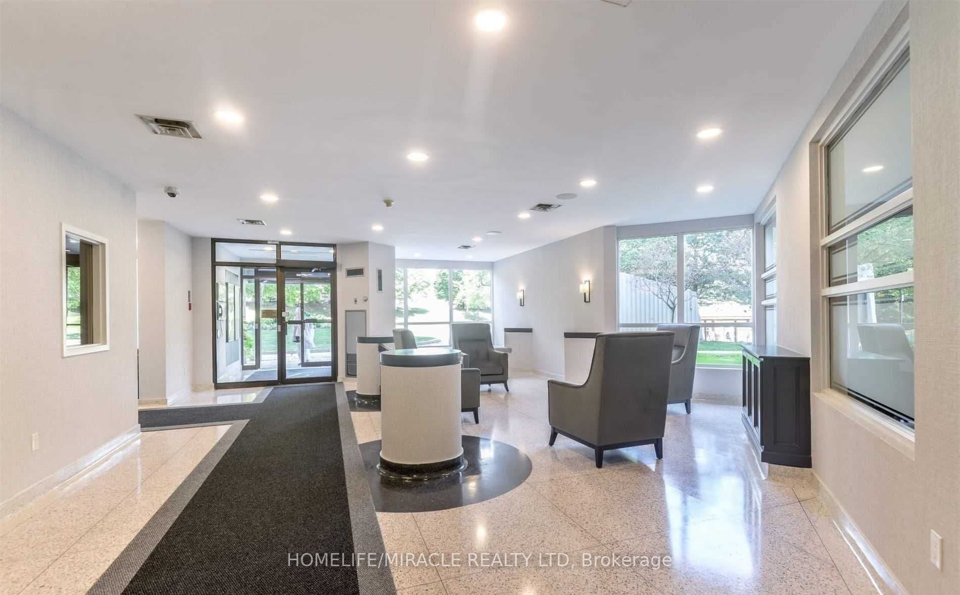 12 Laurelcrest Street #902 — photograph 2