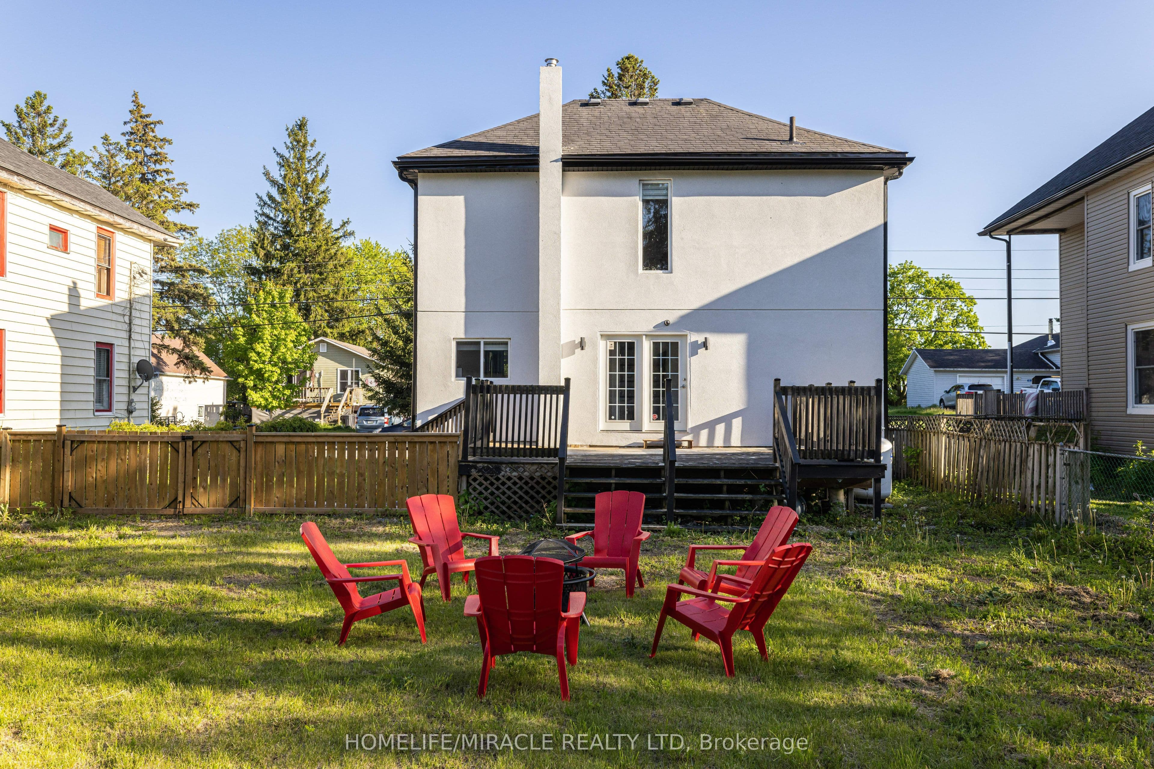 19 Gilbert Street — photograph 4
