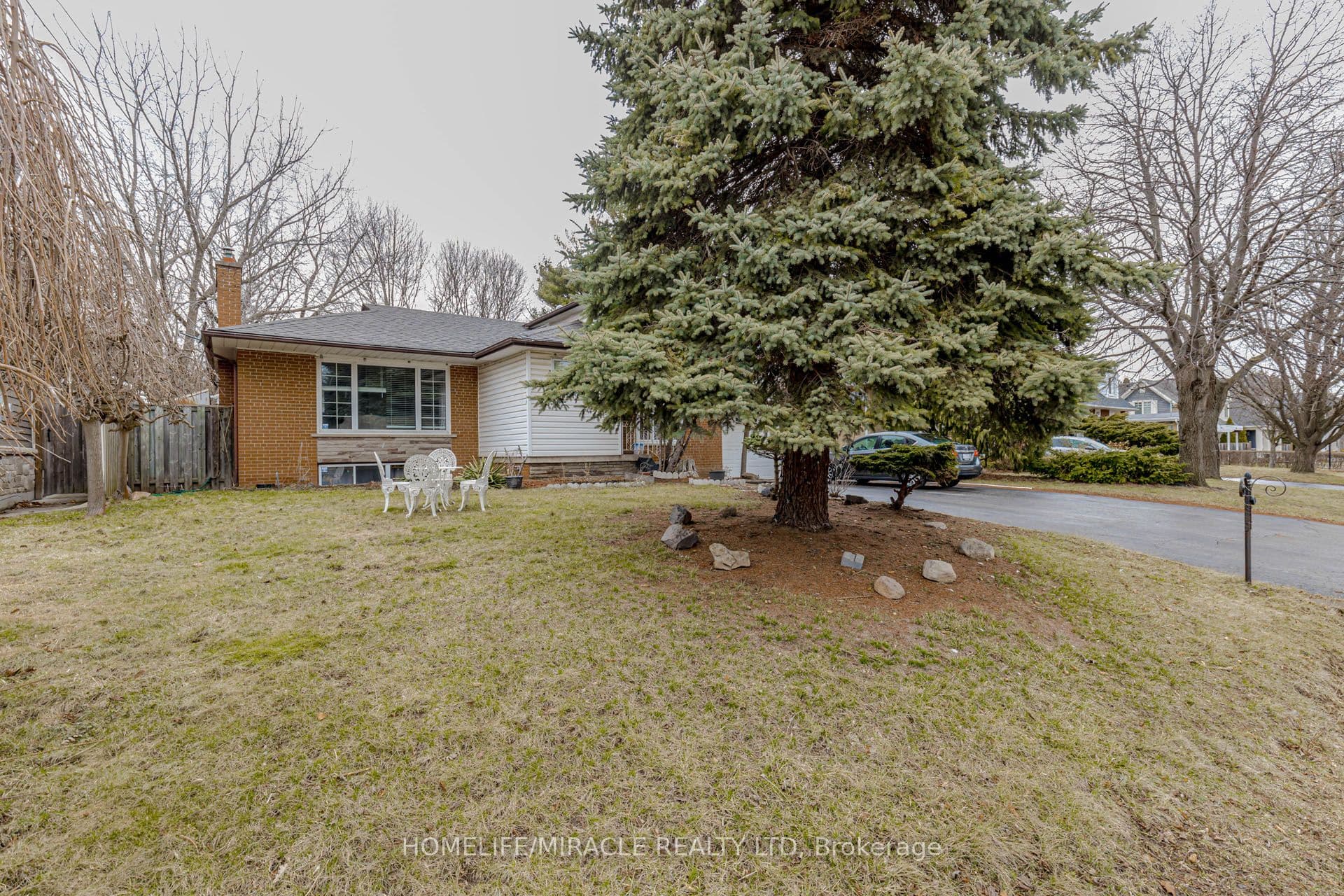 2463 Applewood Drive — photograph 3