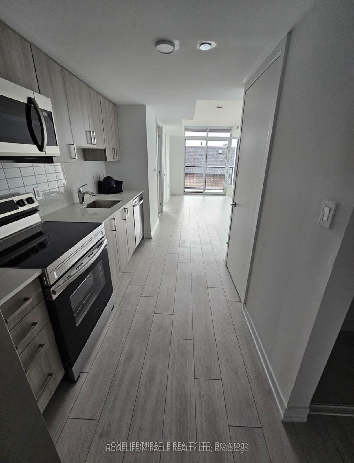 556 Marlee Avenue #328 — photograph 5