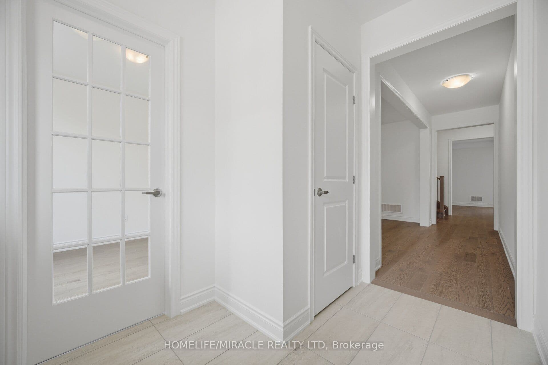 46 Stratford Drive — photograph 3