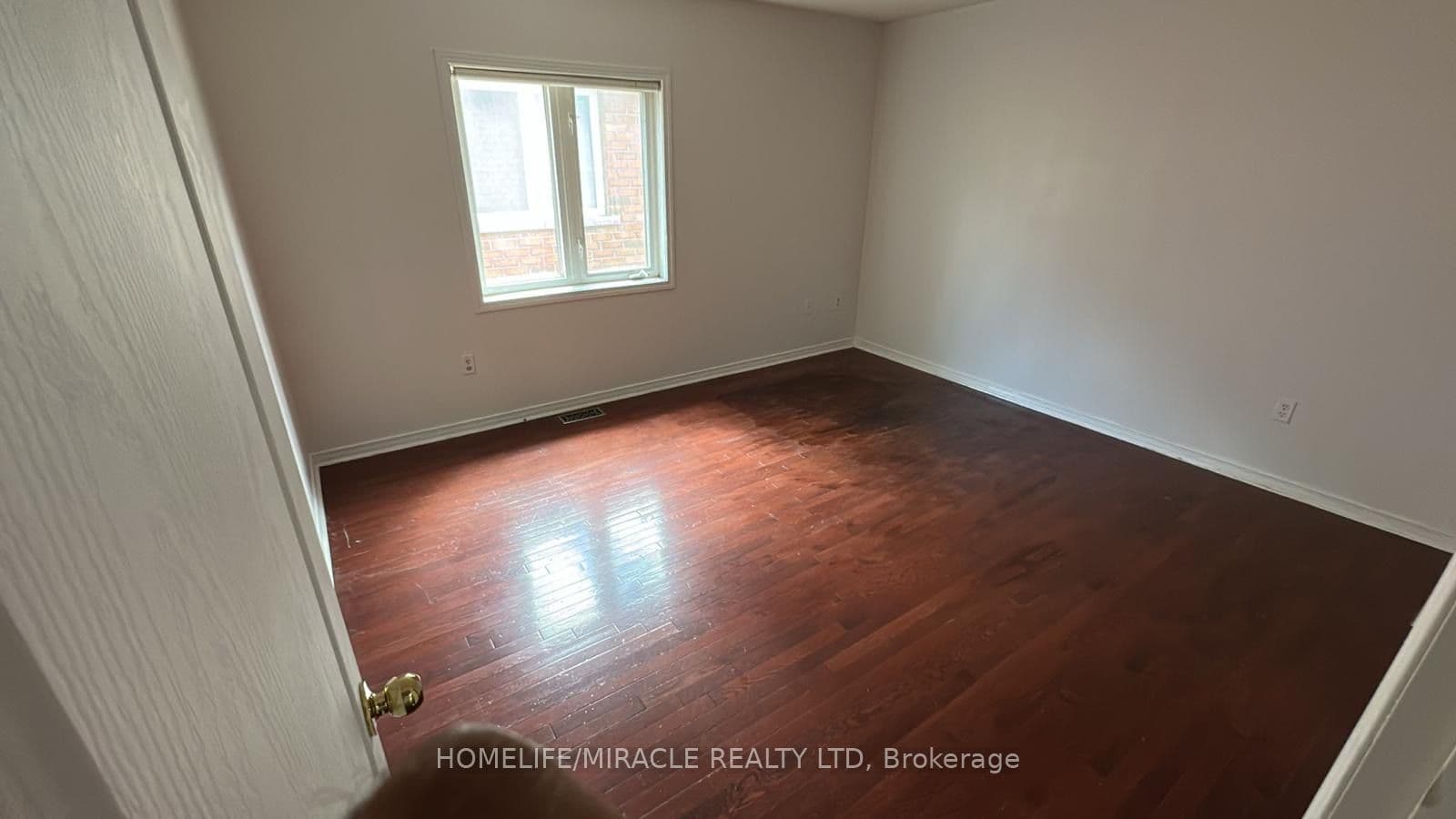 802 Genovese Place — photograph 4