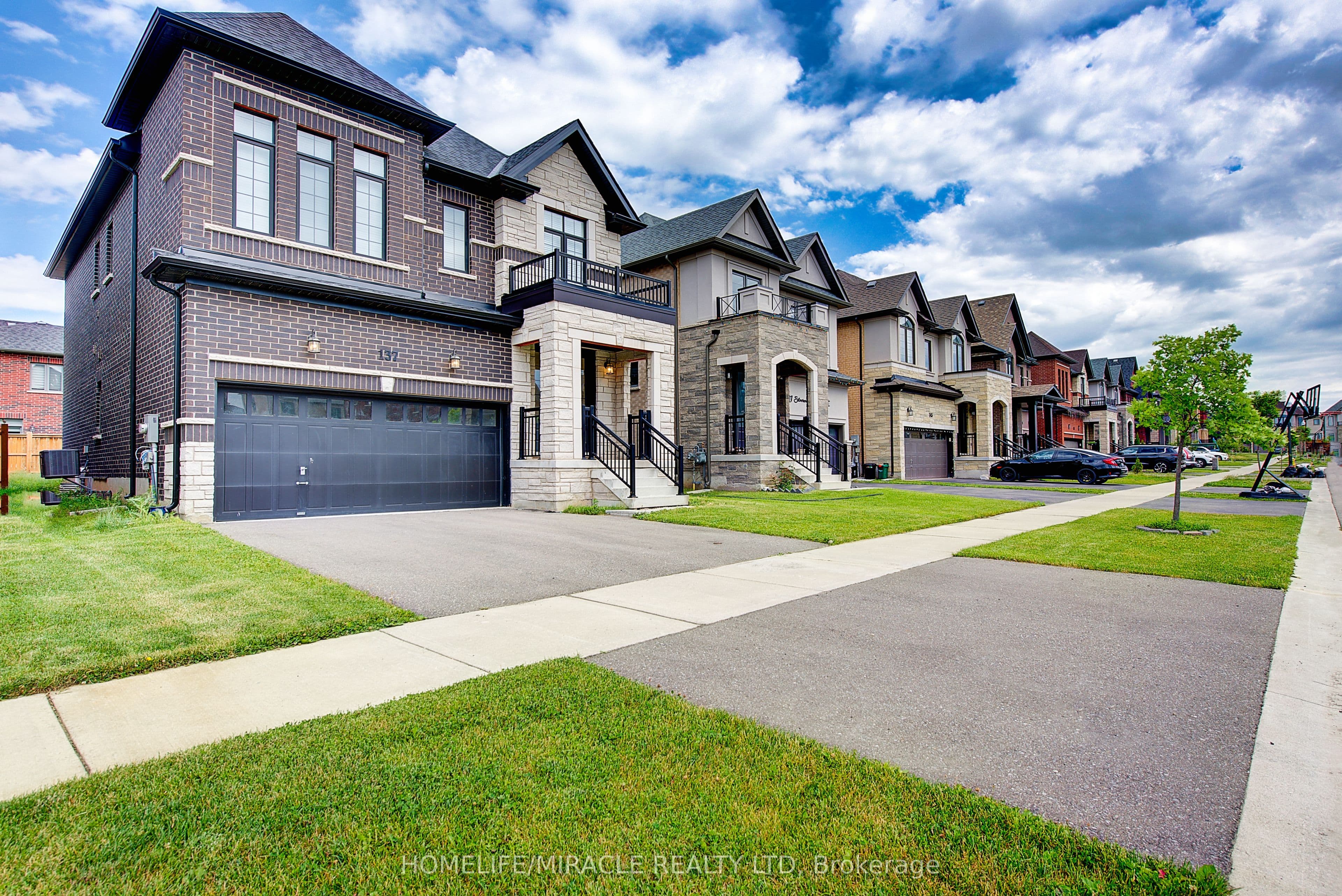 137 Silverwood Crescent — photograph 4