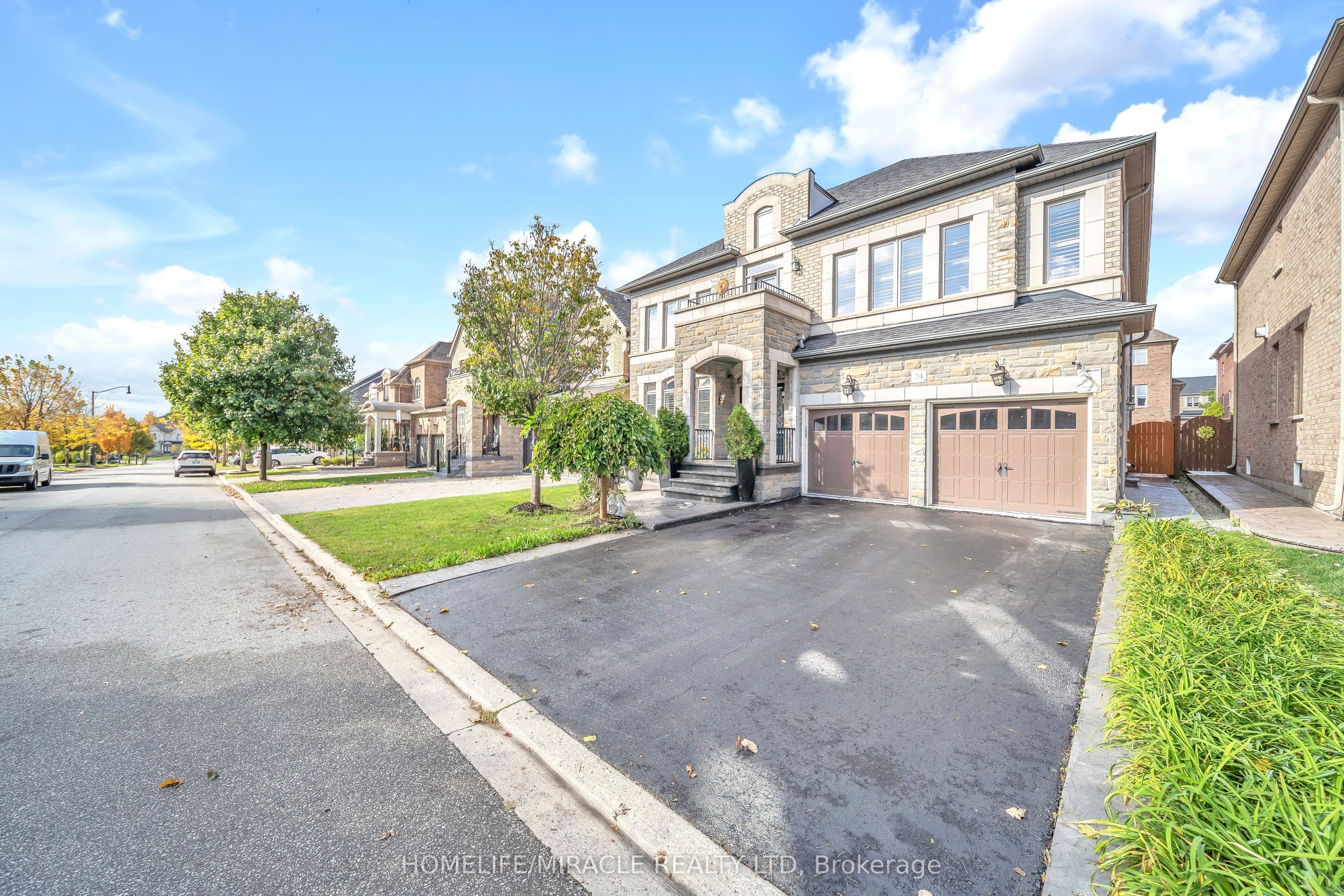 24 Haywood Drive — photograph 3