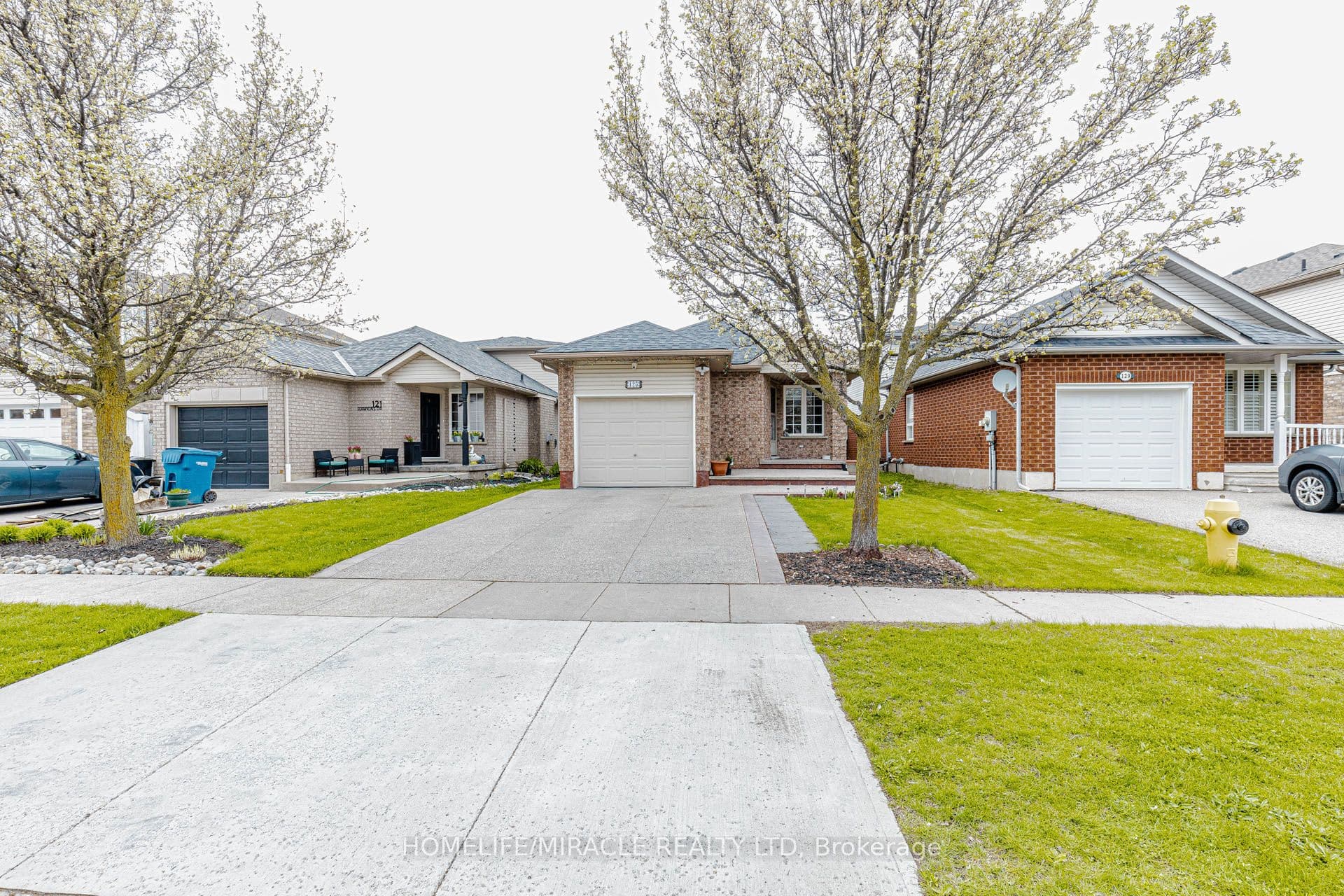 125 Hawkins Drive, Cambridge