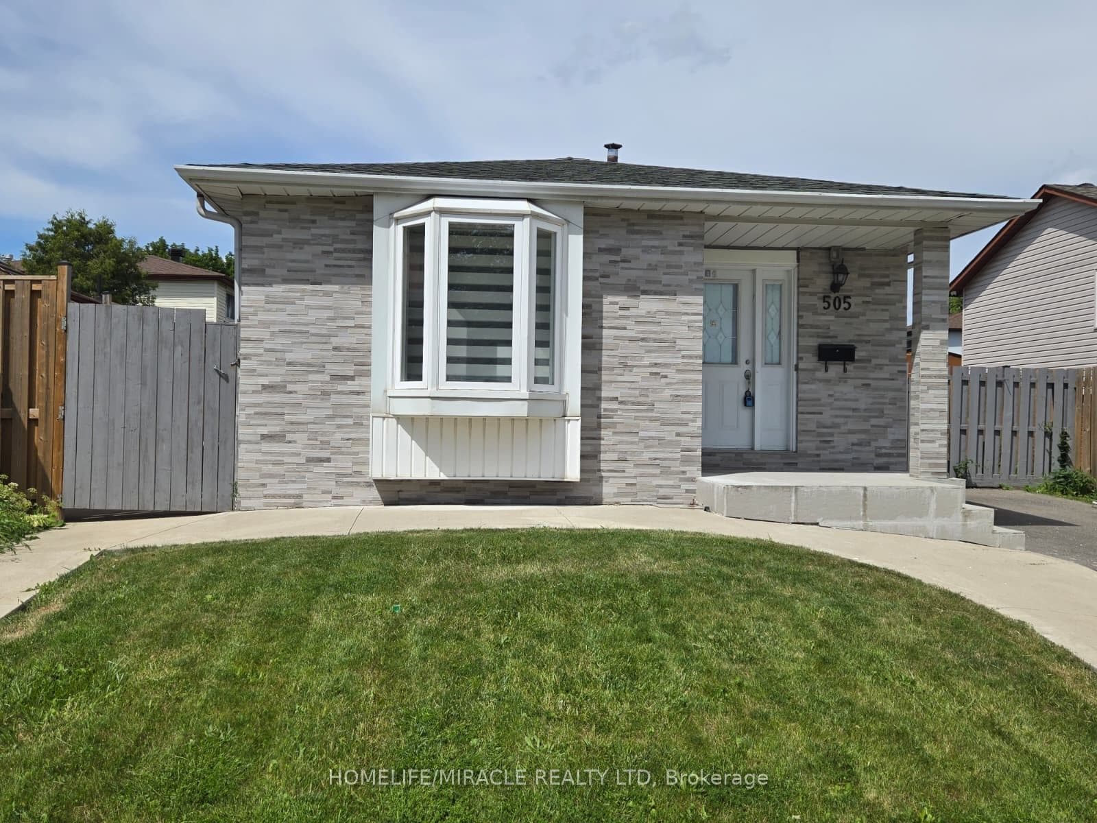 505 Silverstone Drive — photograph 2