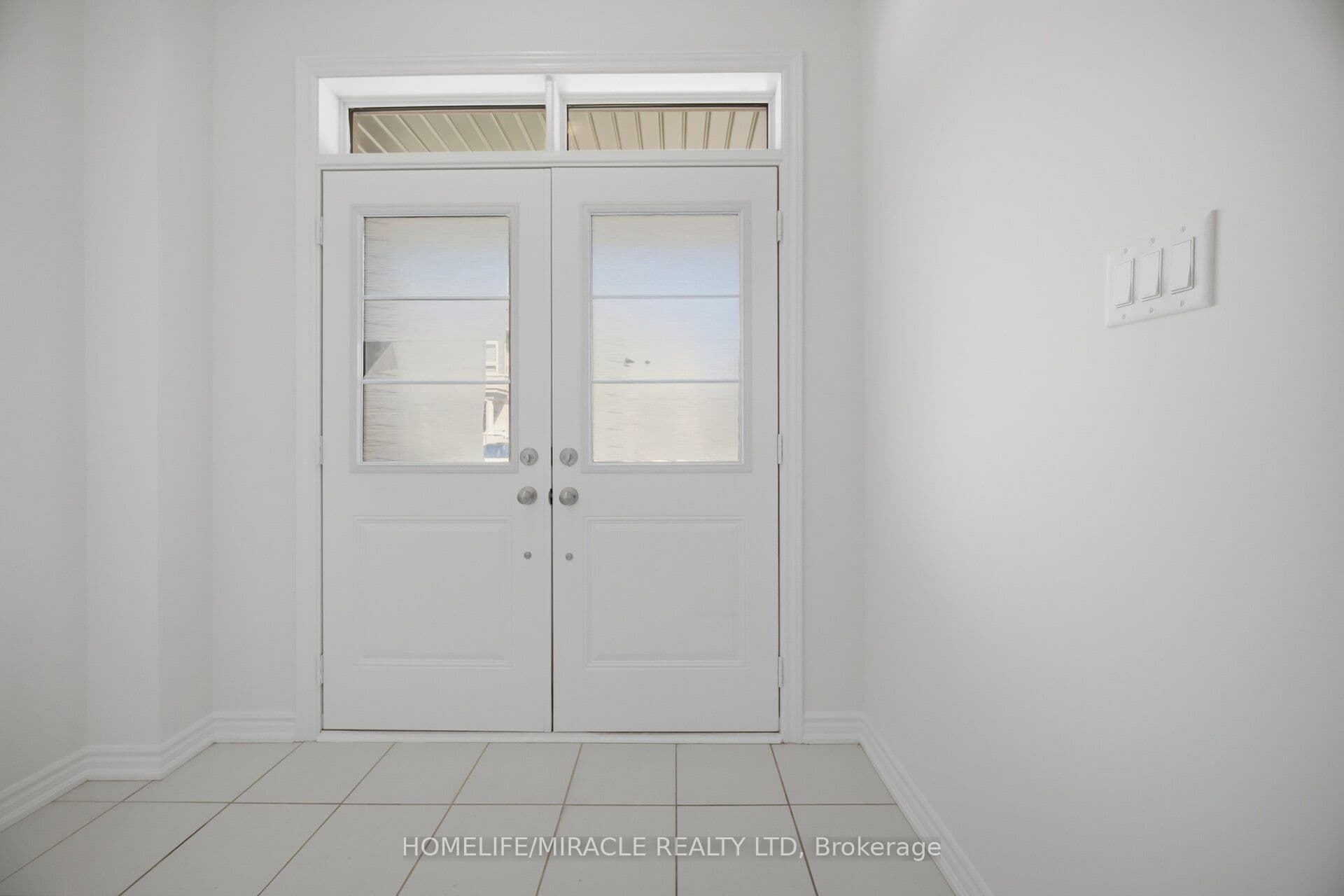 19 Donald Ficht Crescent — photograph 3