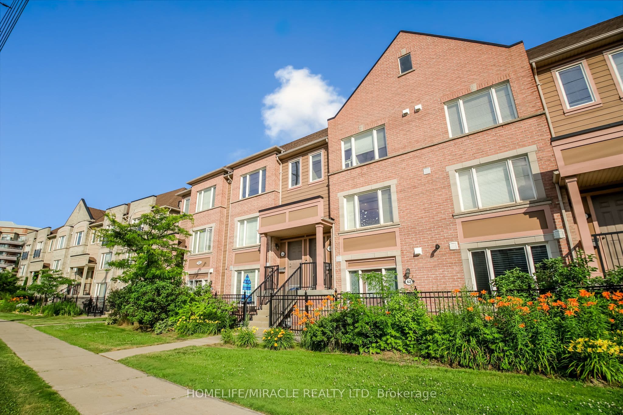 3056 Eglinton Avenue #62 — photograph 3