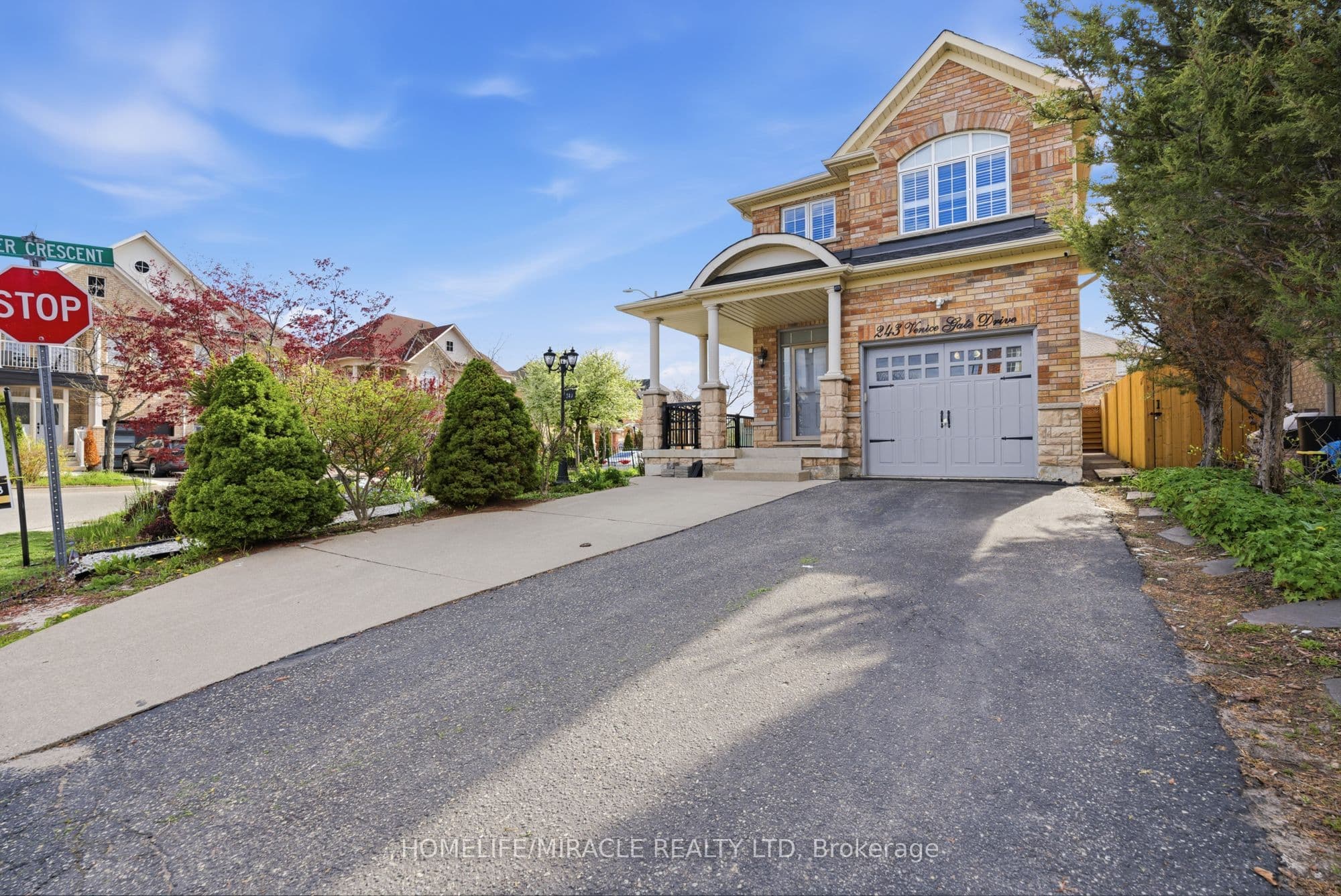 243 Venice Gate Drive — photograph 4