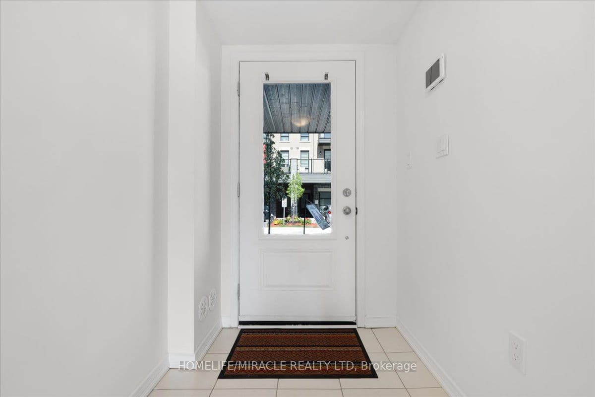 1392 Coral Springs Path — photograph 2
