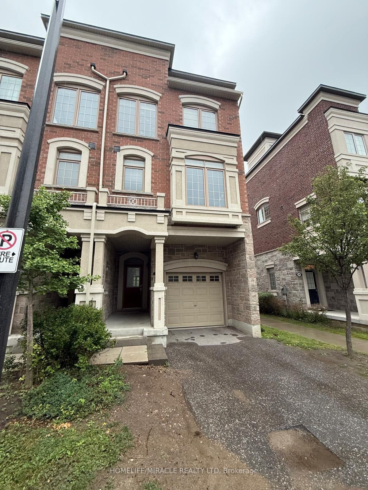 70 Harwood Avenue — photograph 2