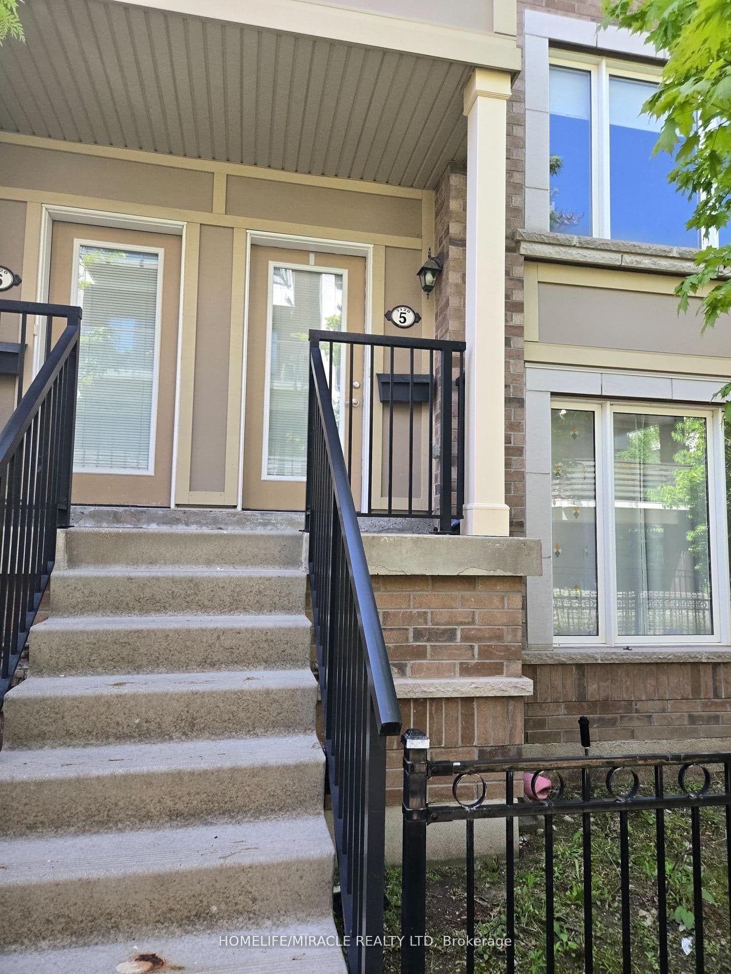 3120 Boxford Crescent #5 — photograph 4
