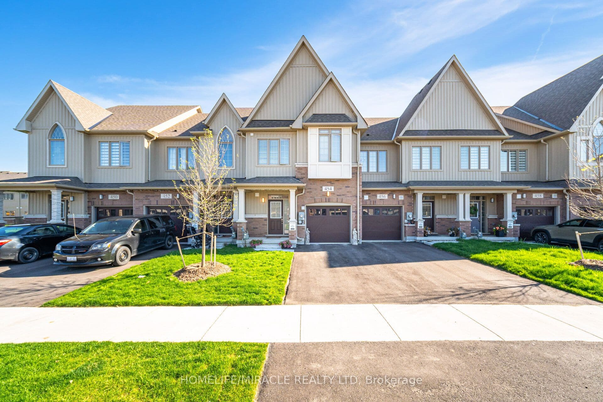 454 Adelaide Street — featured photograph
