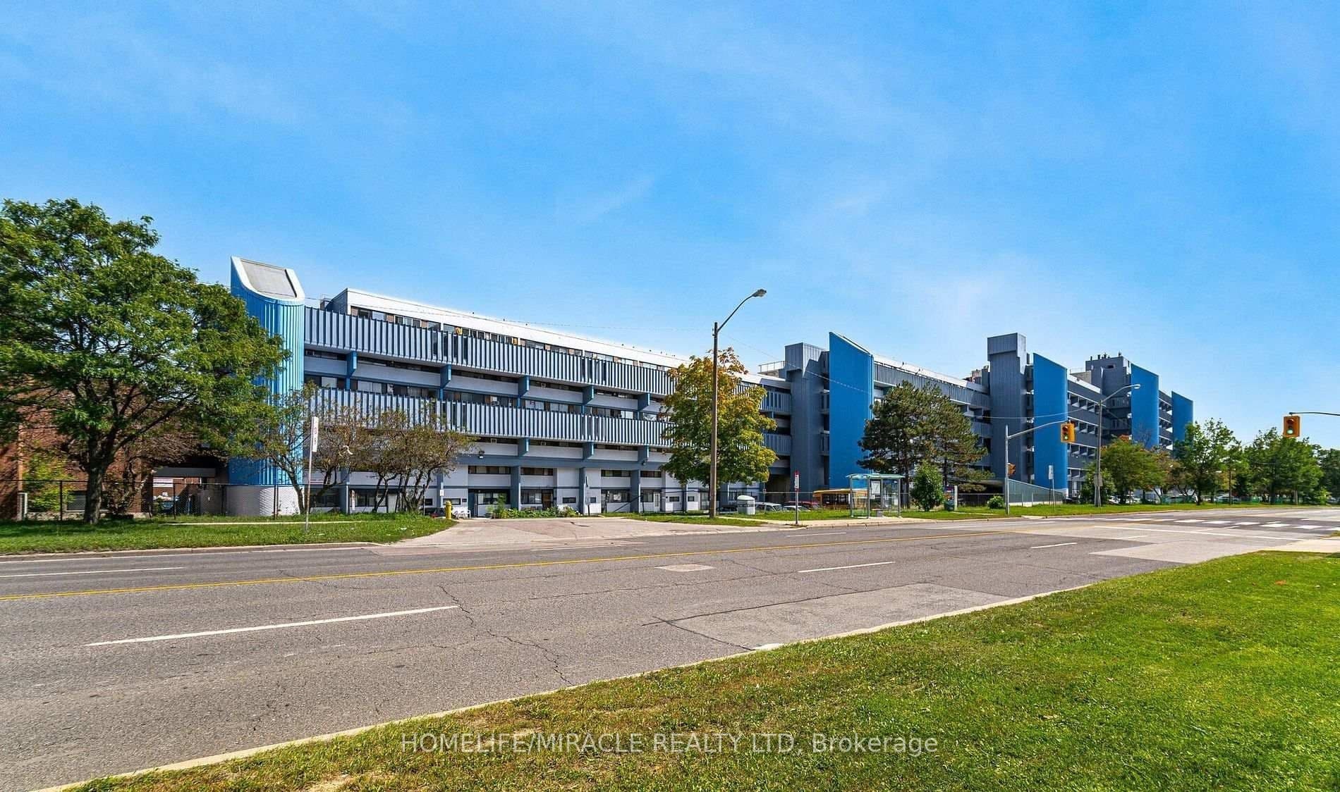 4673 Jane Street #517 — featured photograph